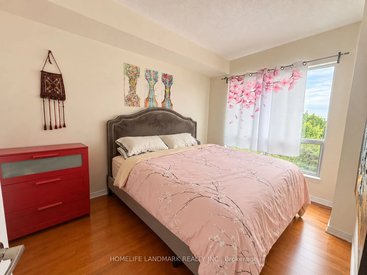 8 Maison Parc Court #512