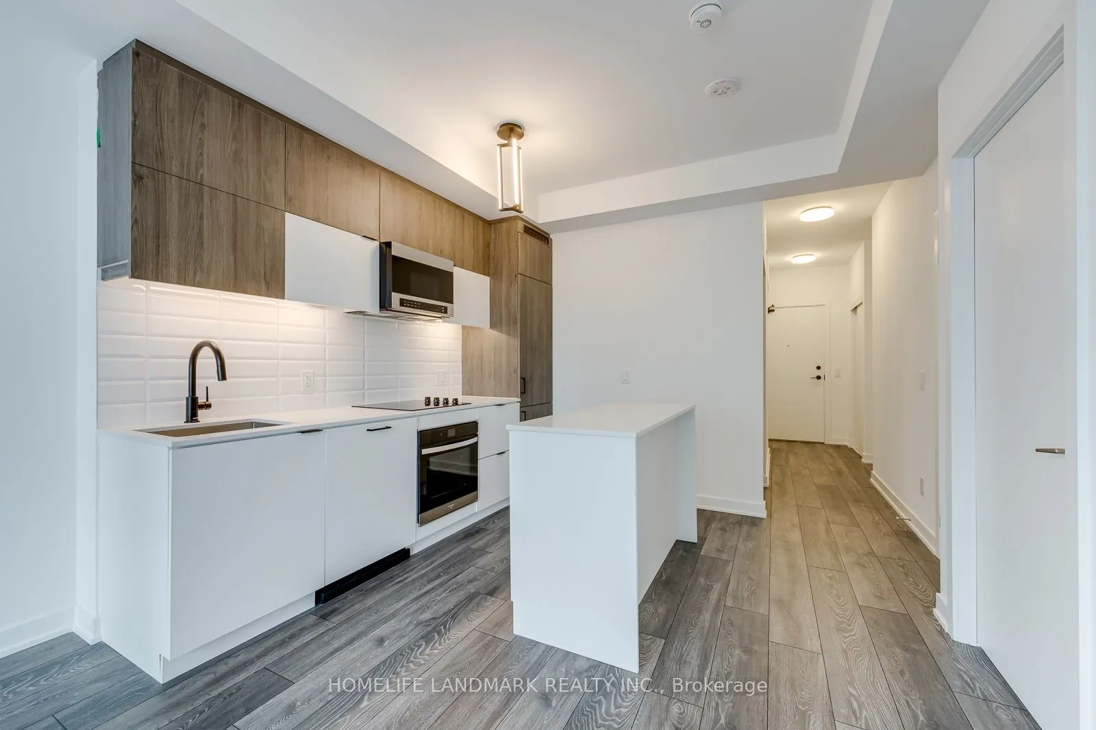 8888 Yonge Street #307