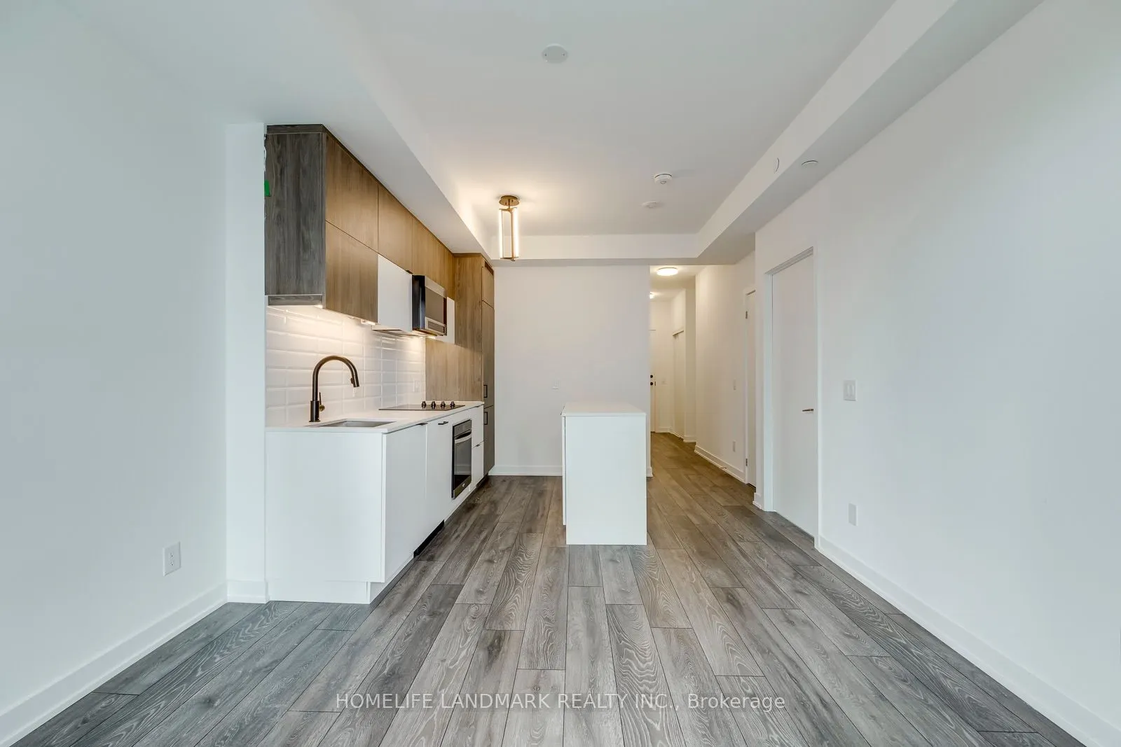 8888 Yonge Street #307