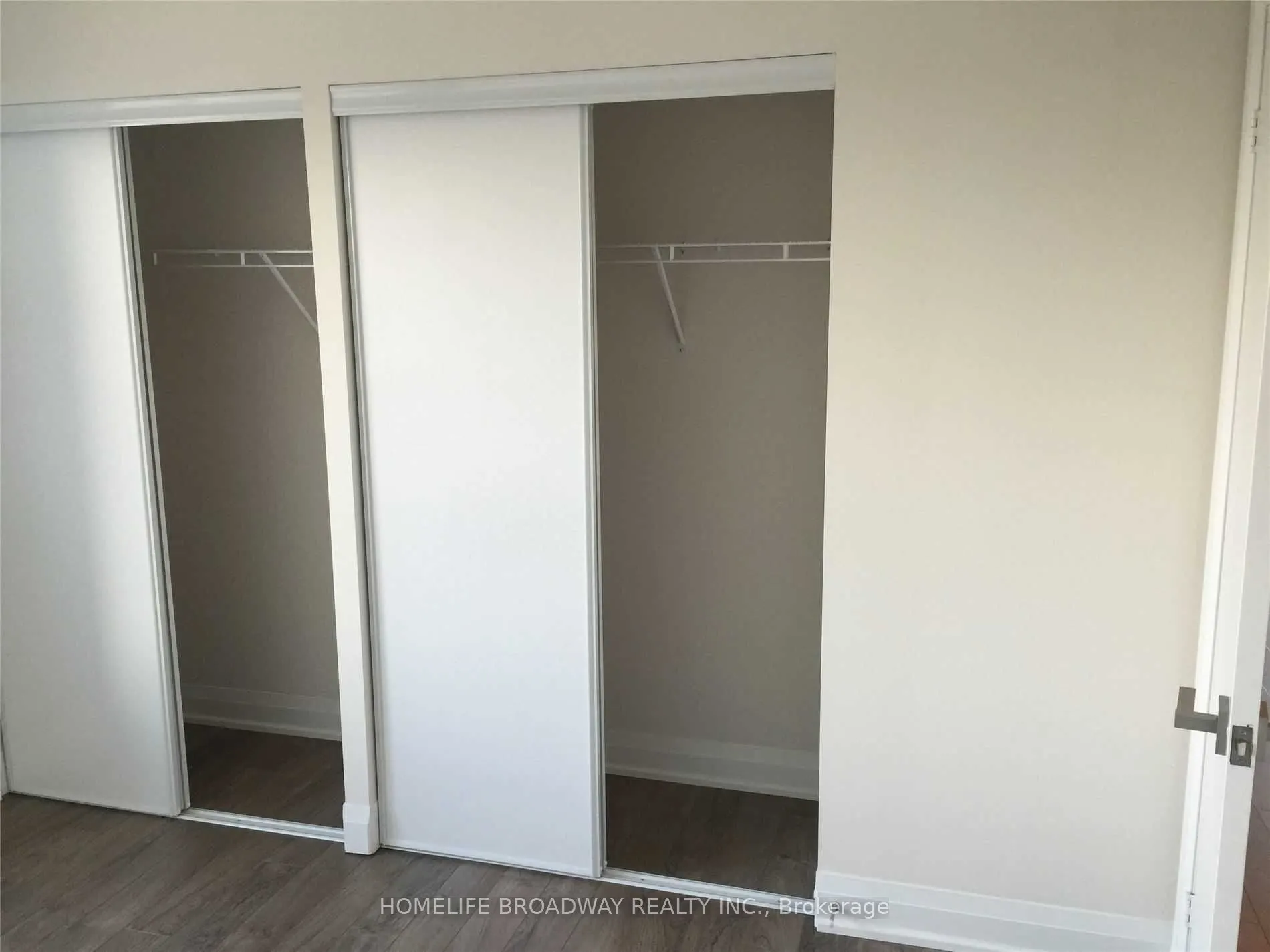 18 Uptown Drive #1702
