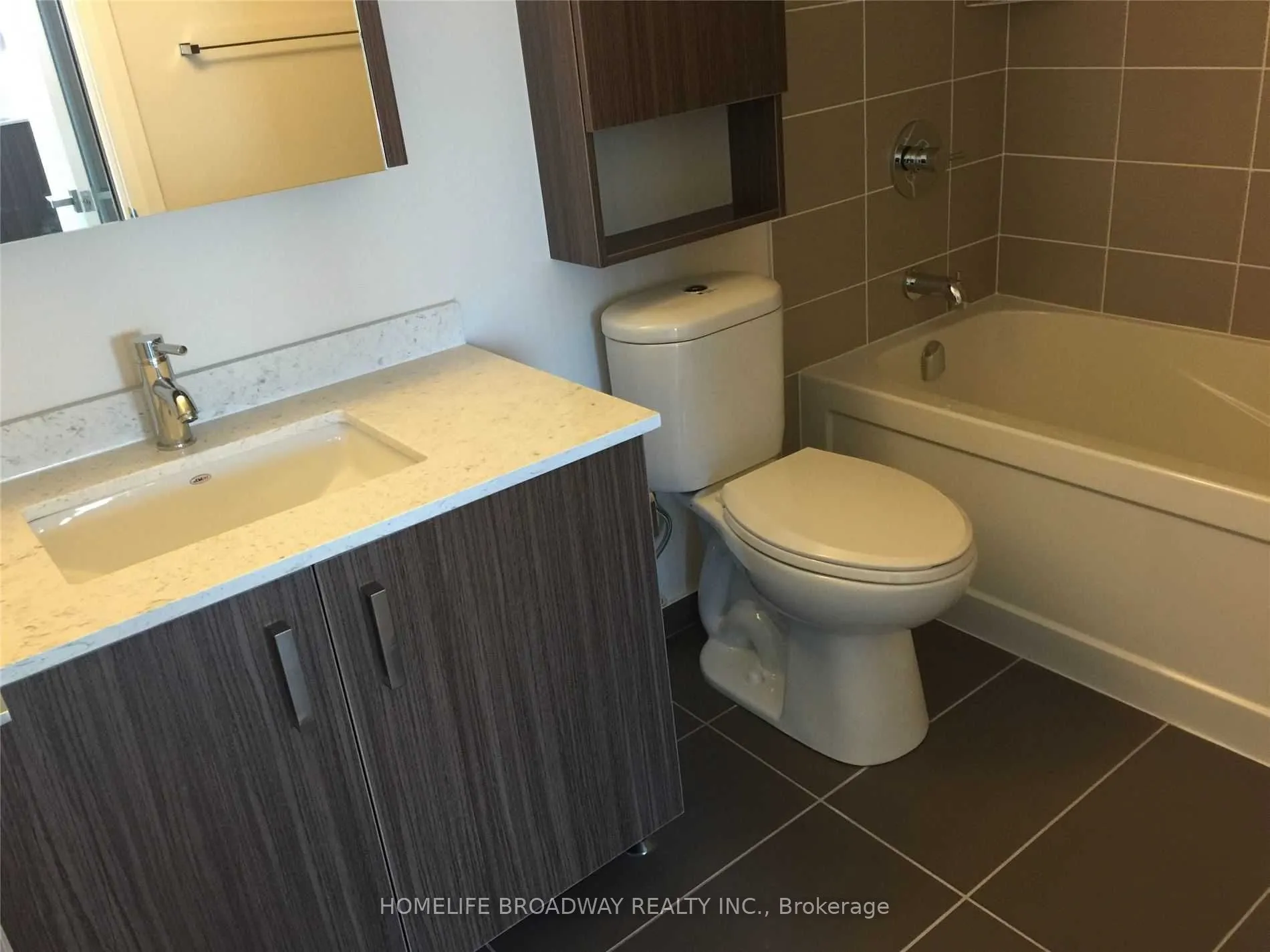 18 Uptown Drive #1702