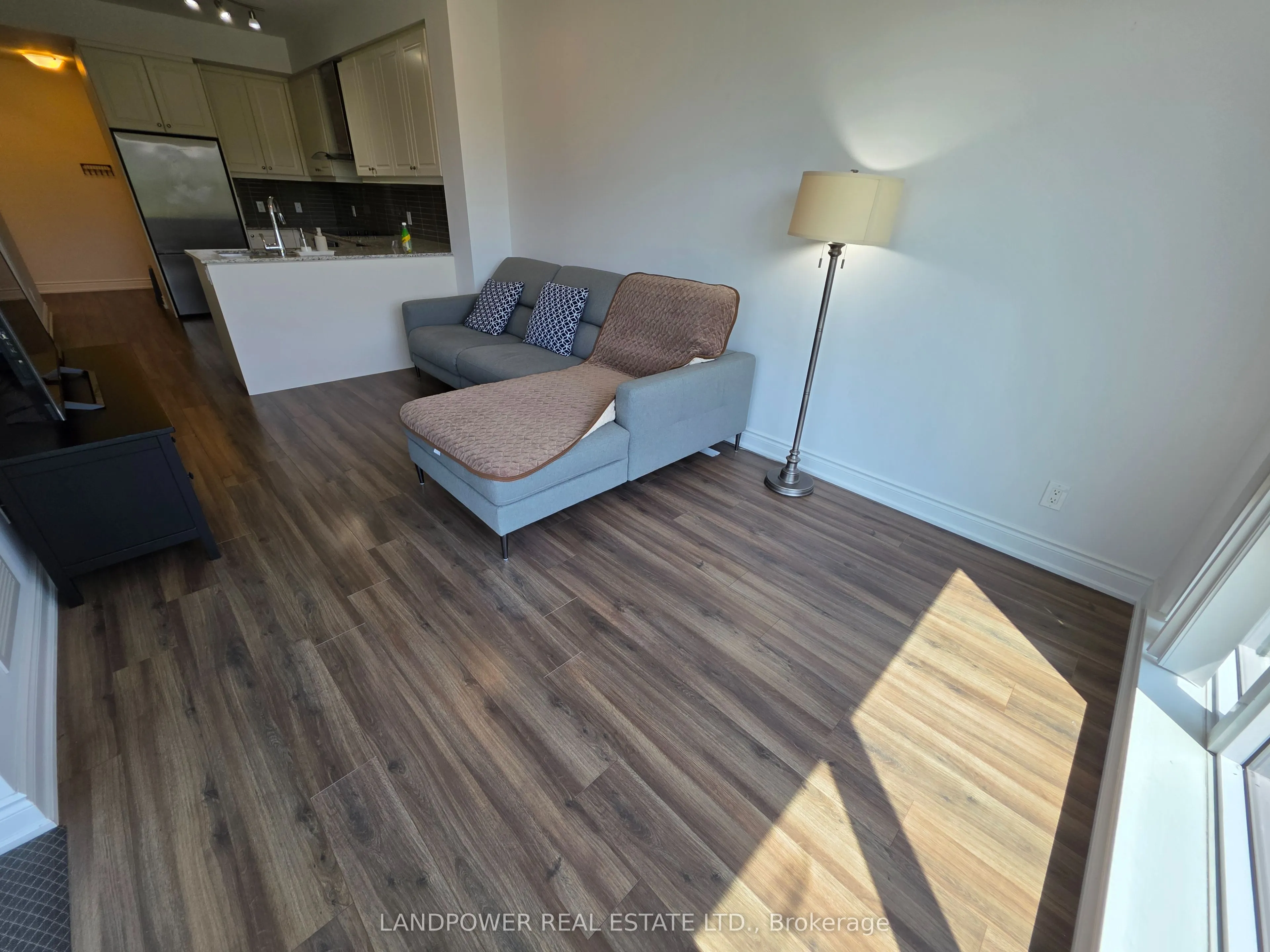 9618 Yonge Street #220