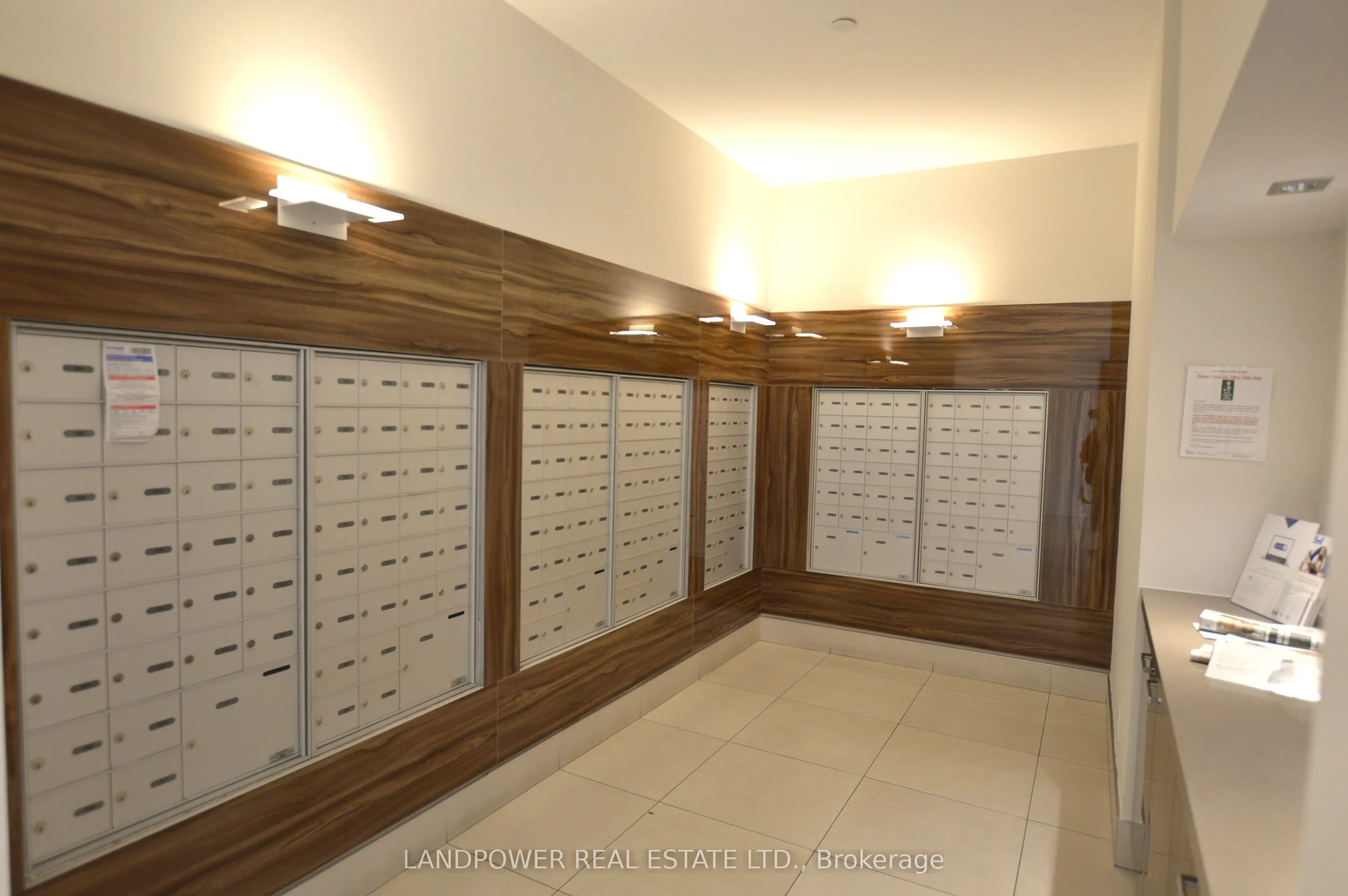 9618 Yonge Street #220