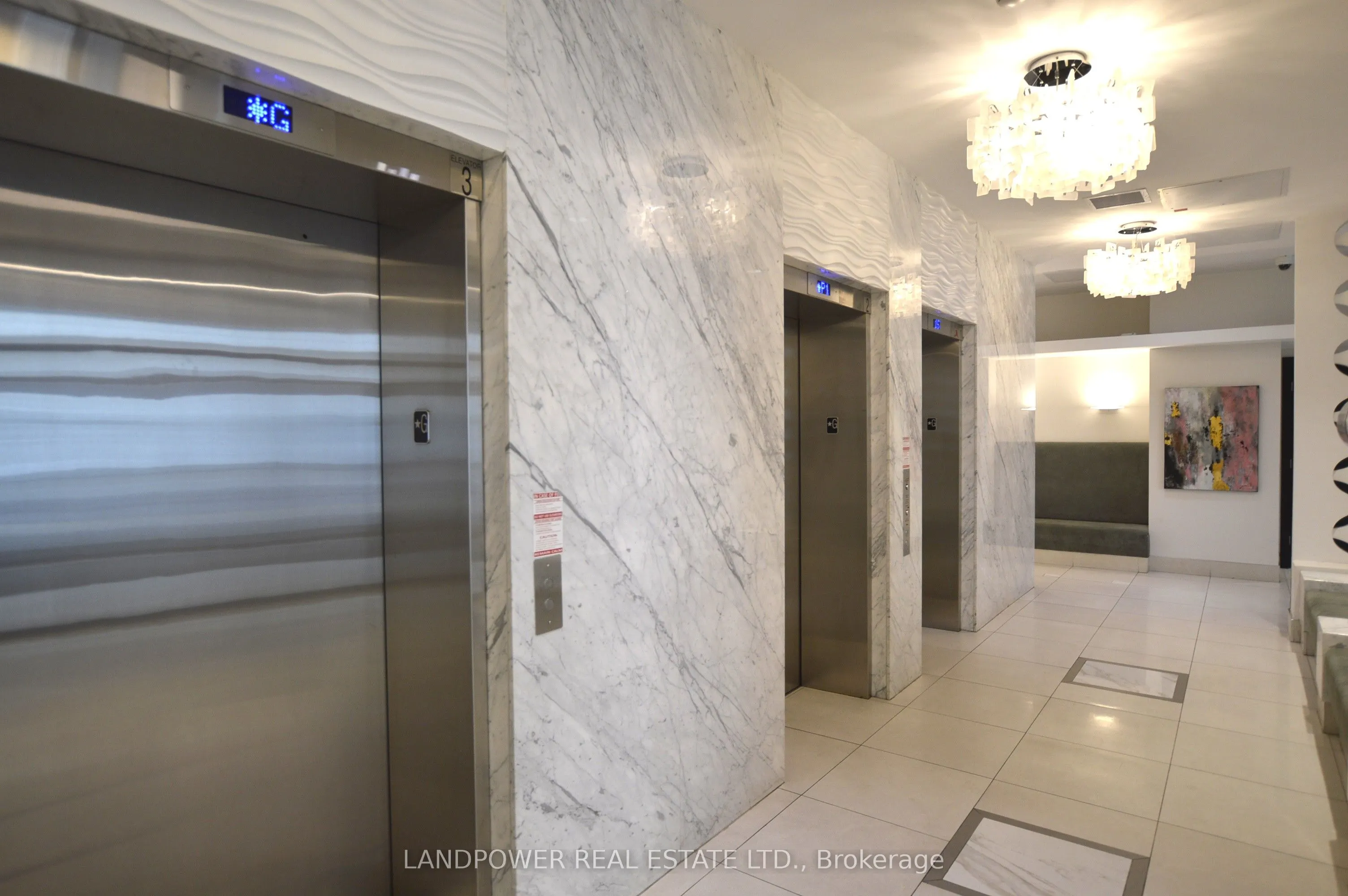 9618 Yonge Street #220