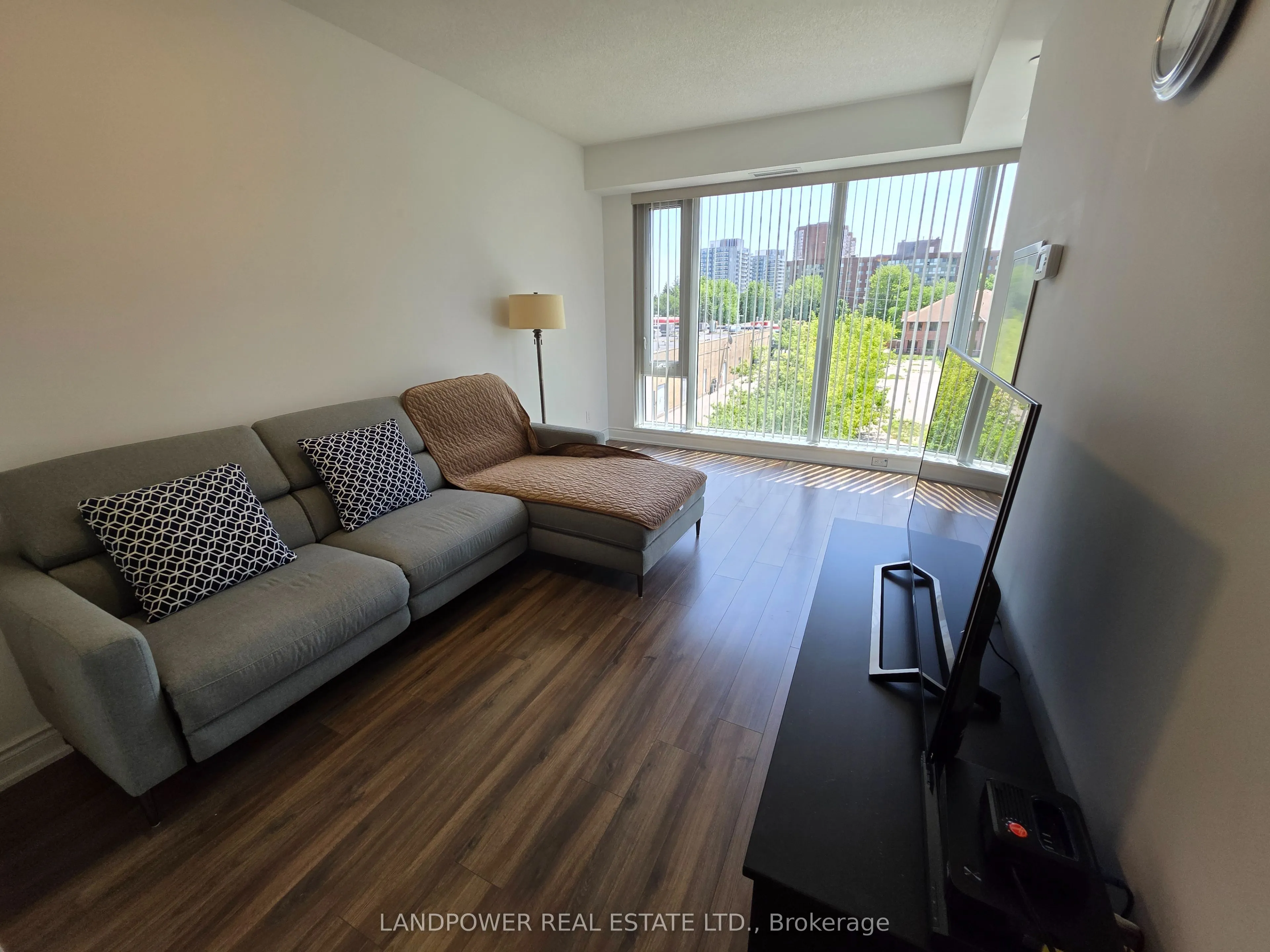 9618 Yonge Street #220