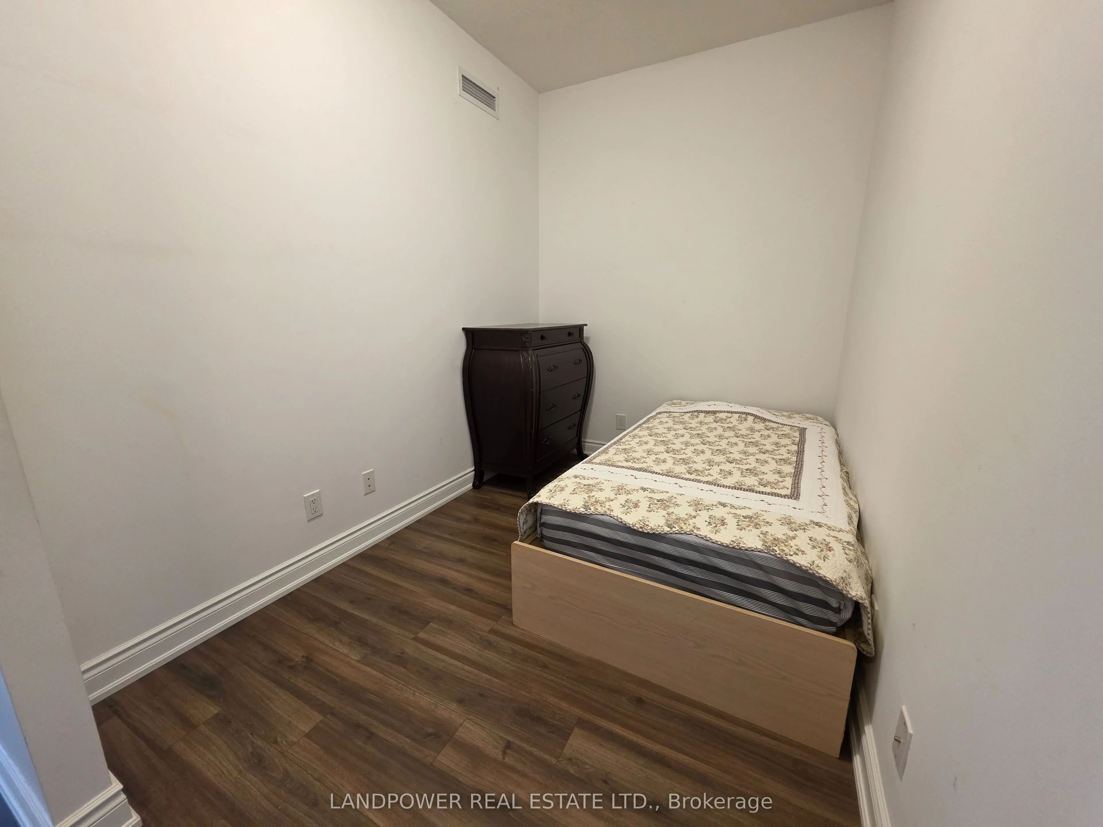 9618 Yonge Street #220