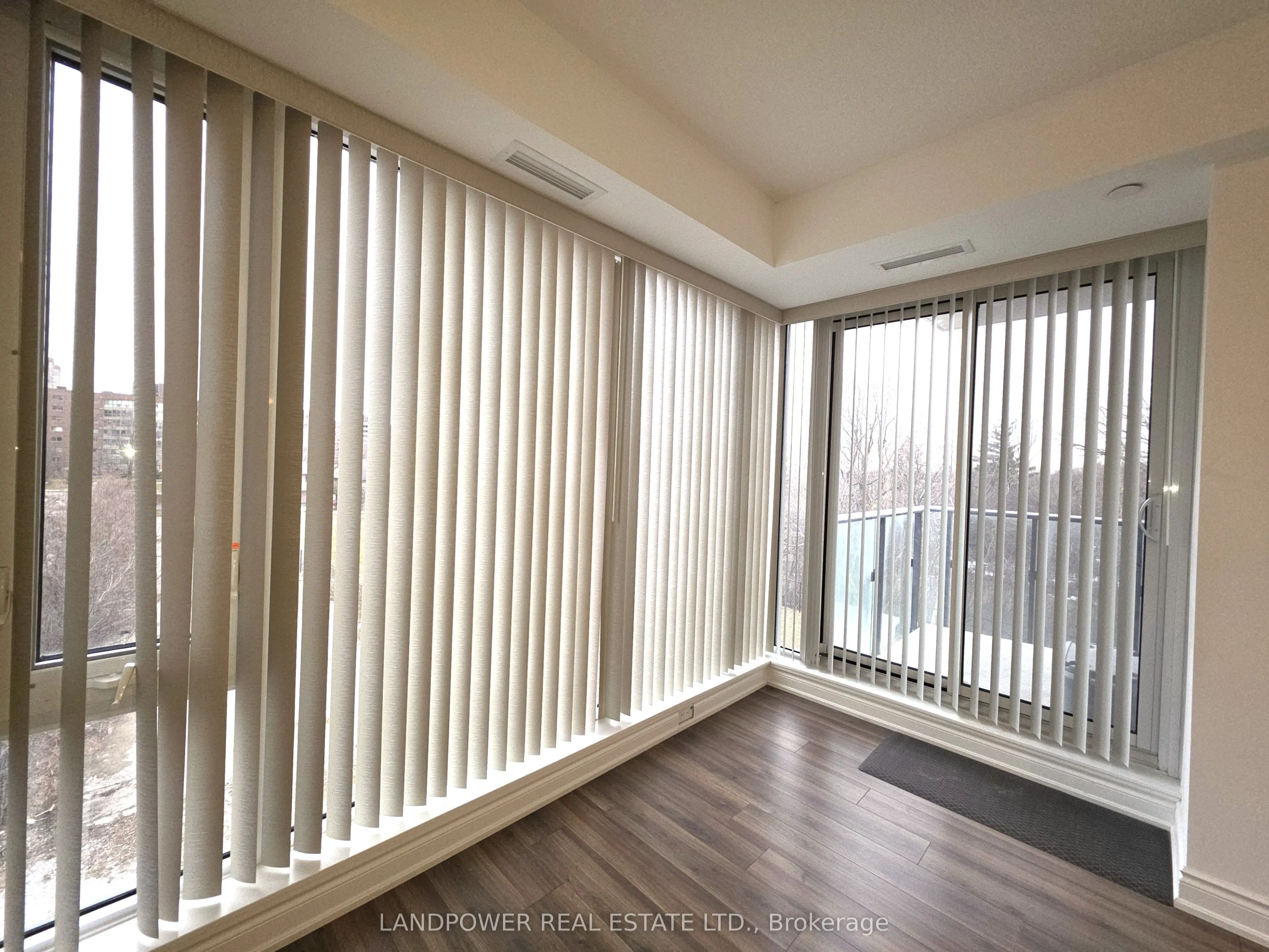 9618 Yonge Street #220