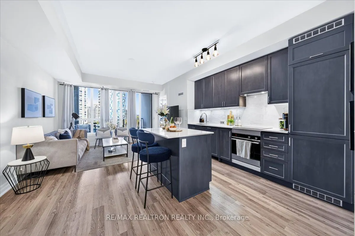 9075 Jane Street #802