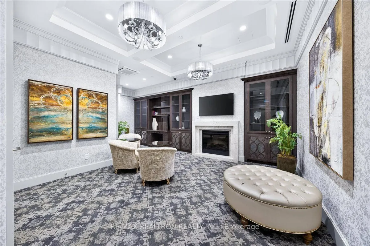 9075 Jane Street #802