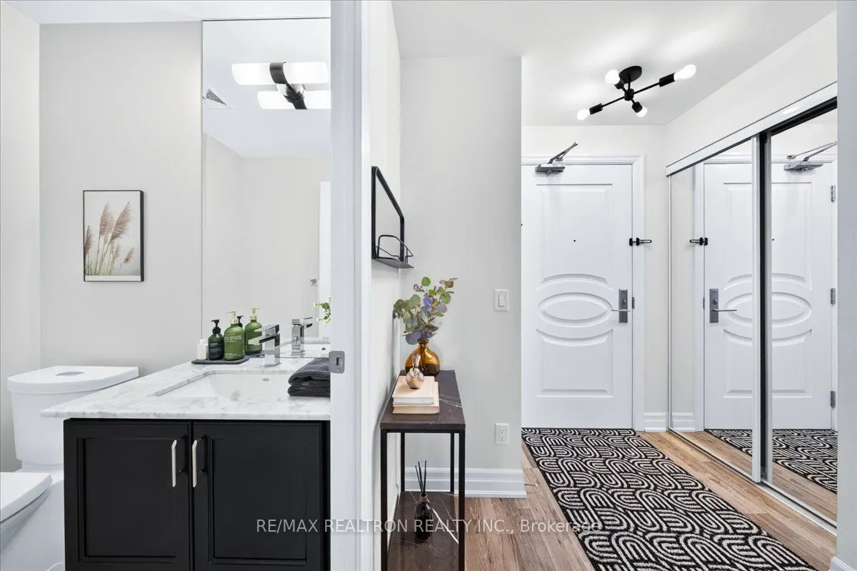 9075 Jane Street #802