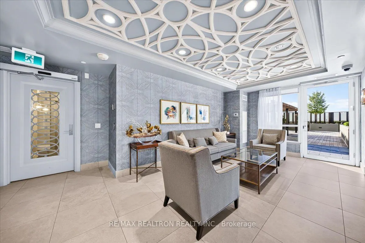 9075 Jane Street #802