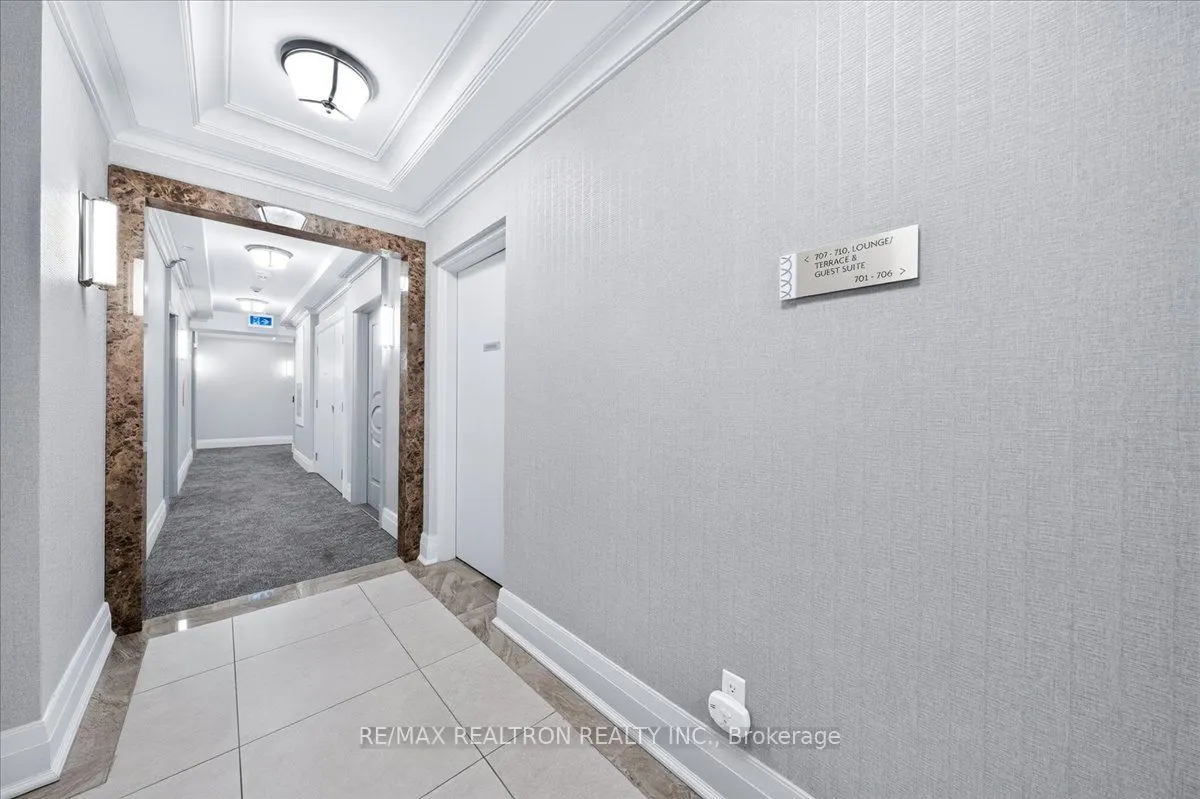 9075 Jane Street #802