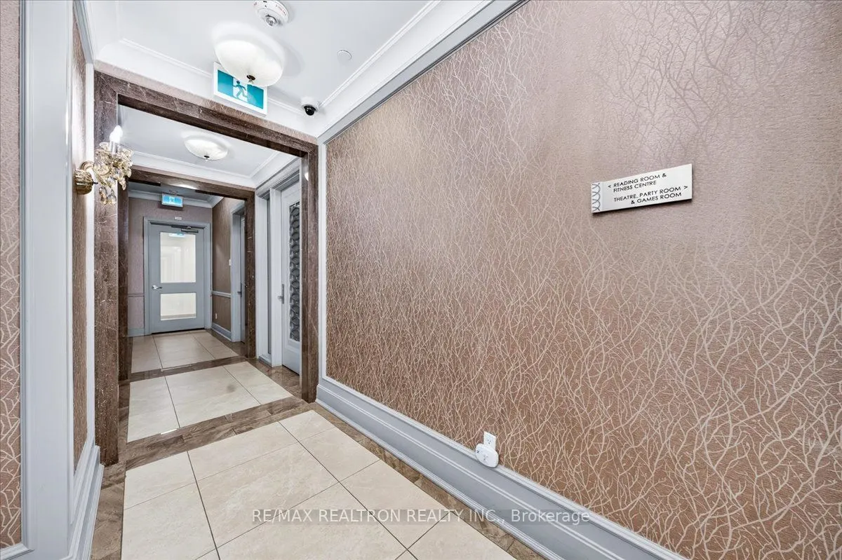 9075 Jane Street #802