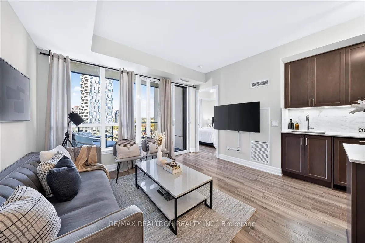 9075 Jane Street #802