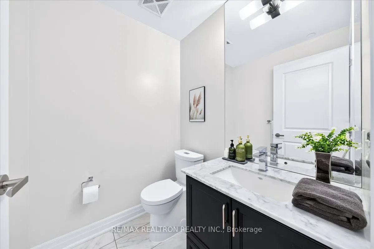 9075 Jane Street #802