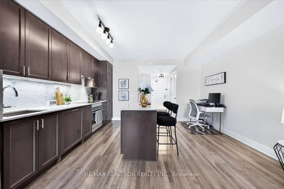 9075 Jane Street #802