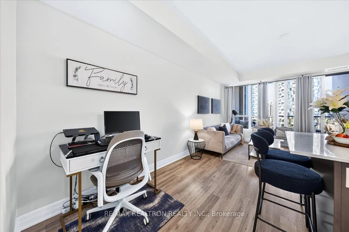 9075 Jane Street #802