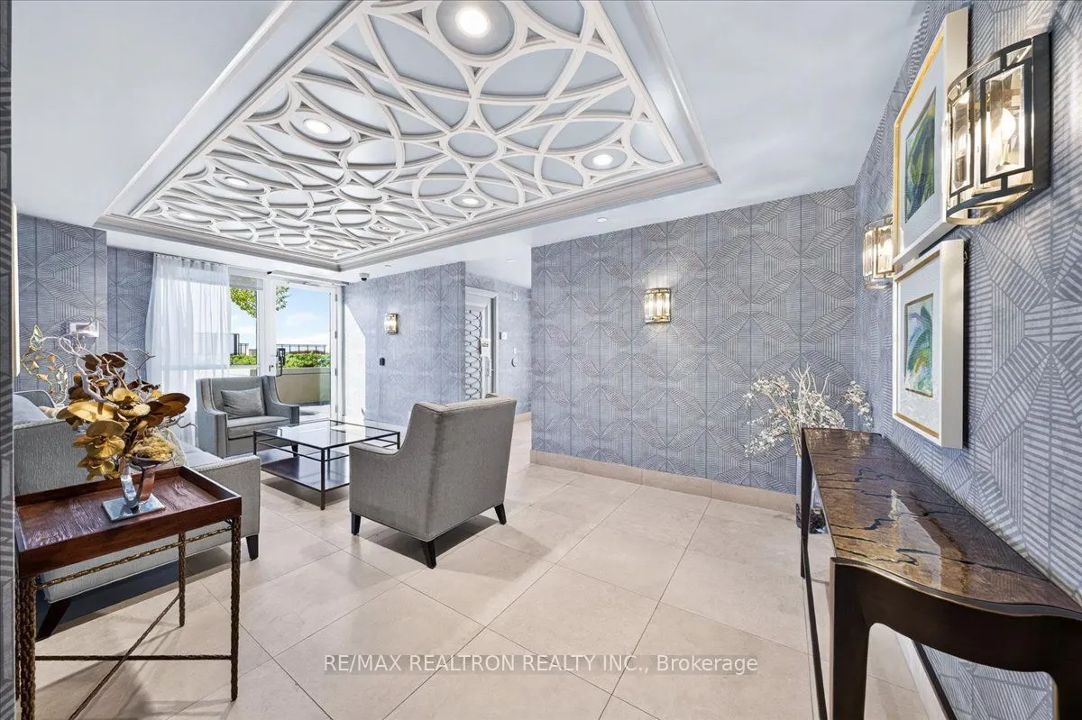 9075 Jane Street #802