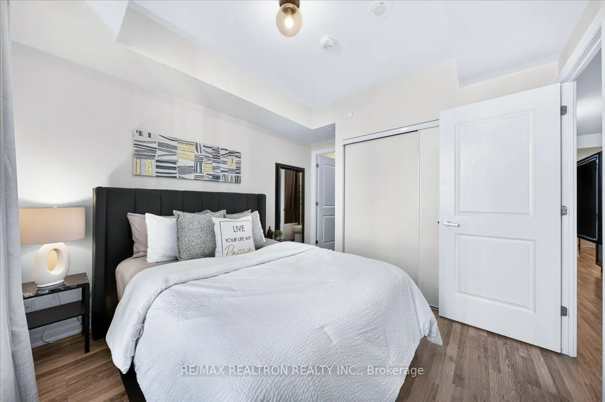 9075 Jane Street #802