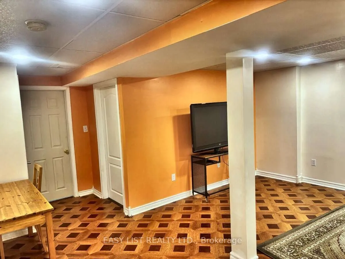 31 Canyon Creek Avenue