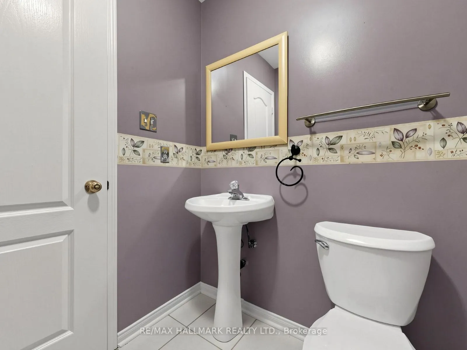 416 Heddle Crescent