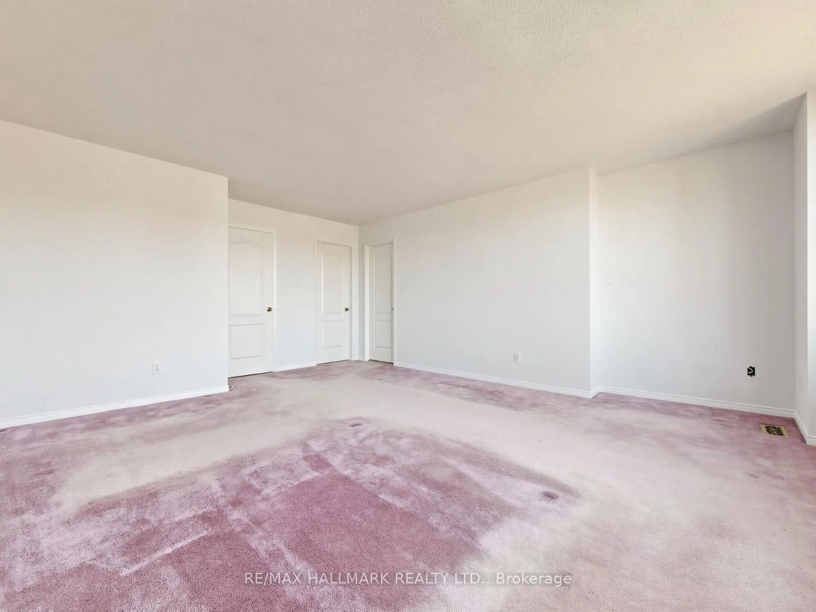 416 Heddle Crescent