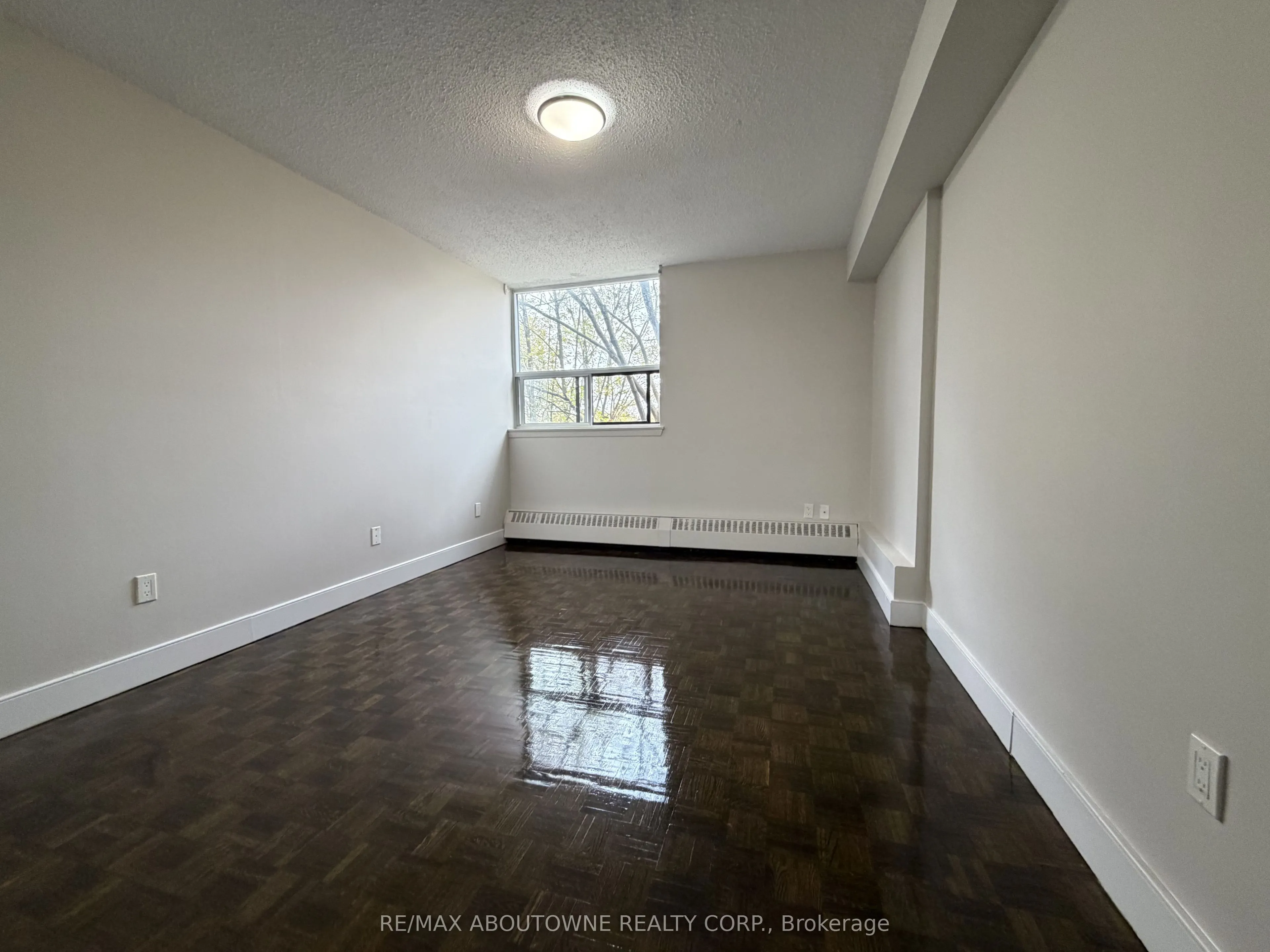 145 Wellington Street W #310