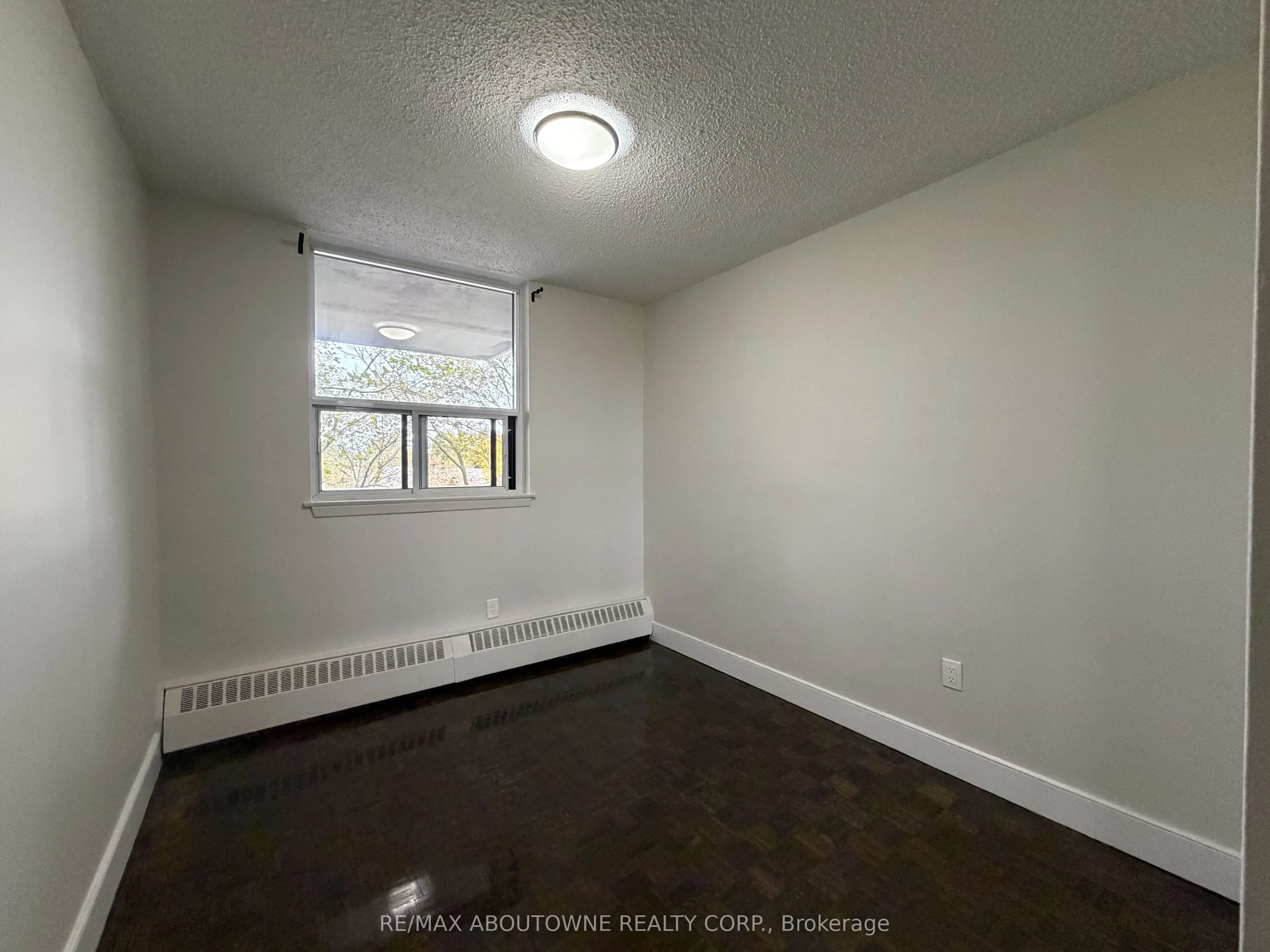 145 Wellington Street W #310