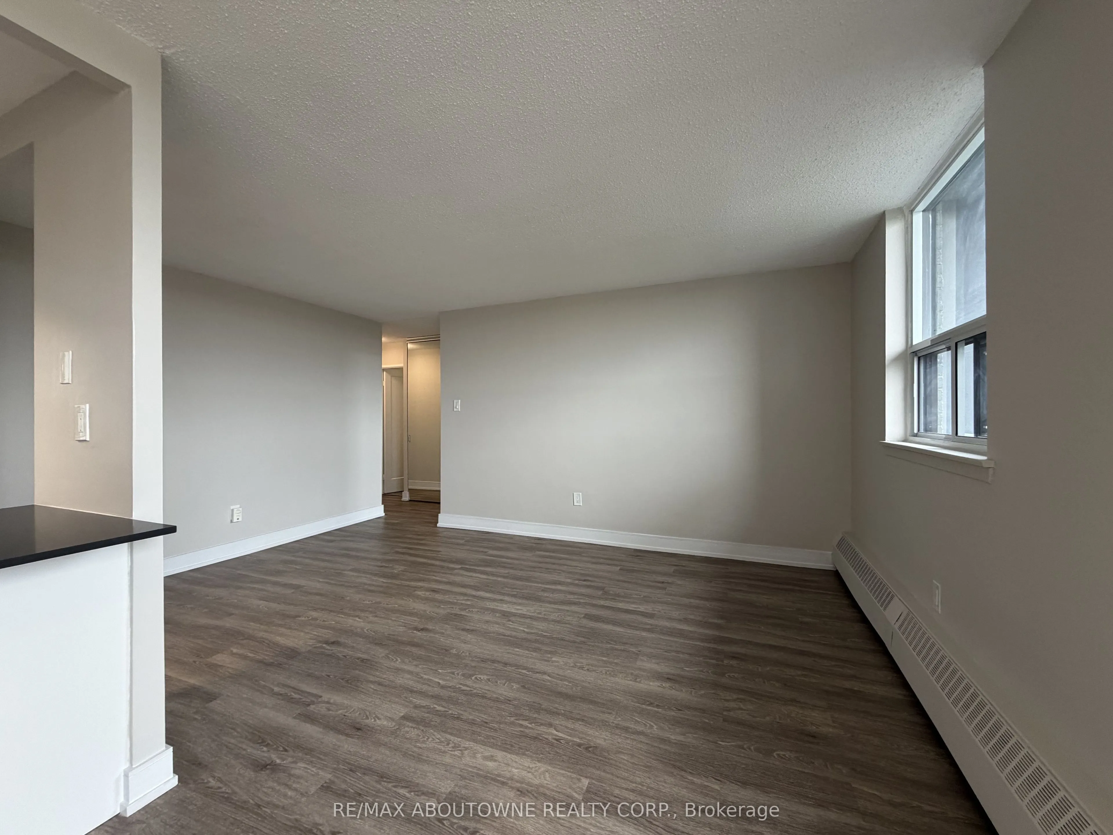 147 Wellington Street W #716