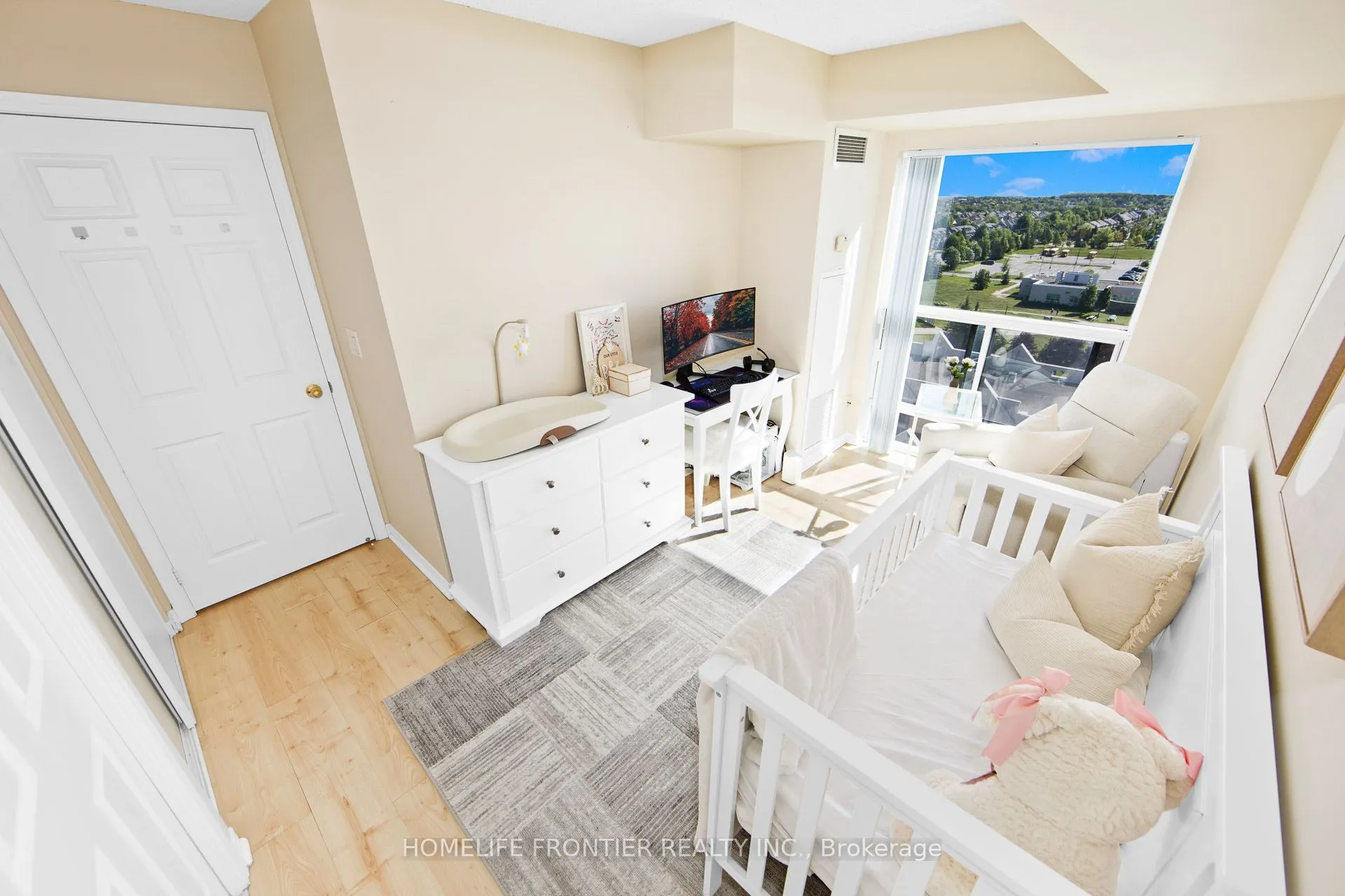 185 Oneida Crescent #1117