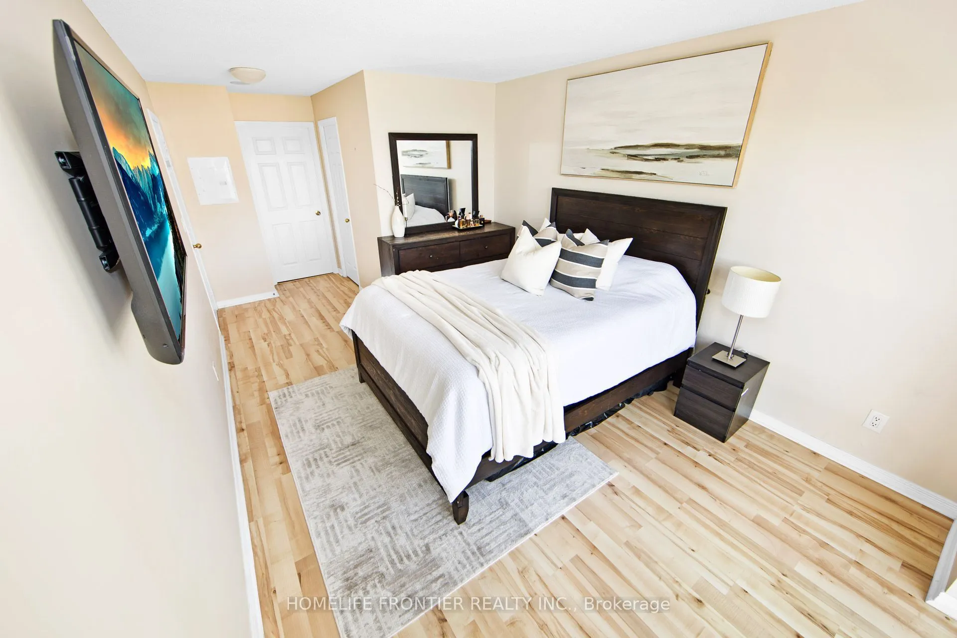 185 Oneida Crescent #1117