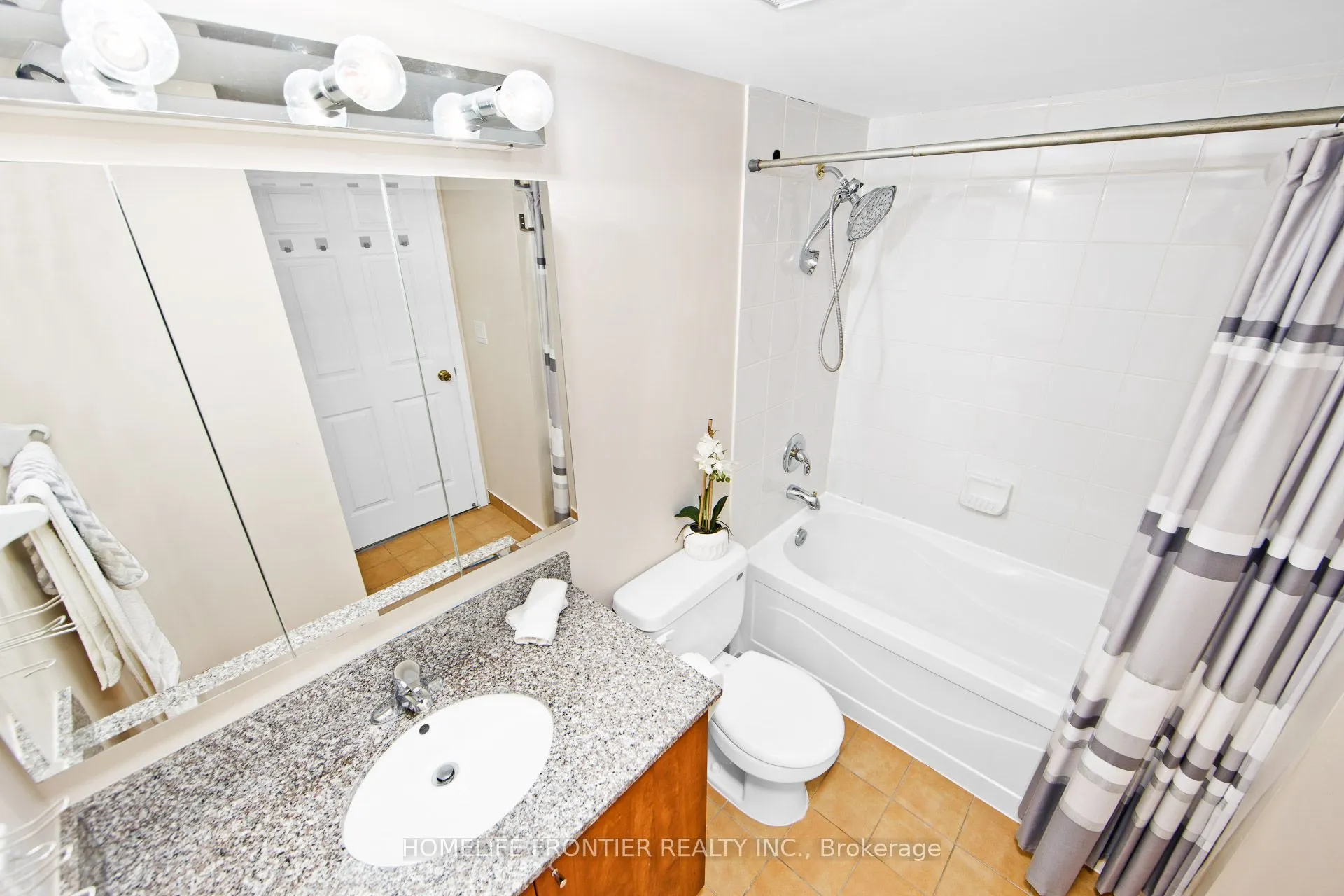185 Oneida Crescent #1117