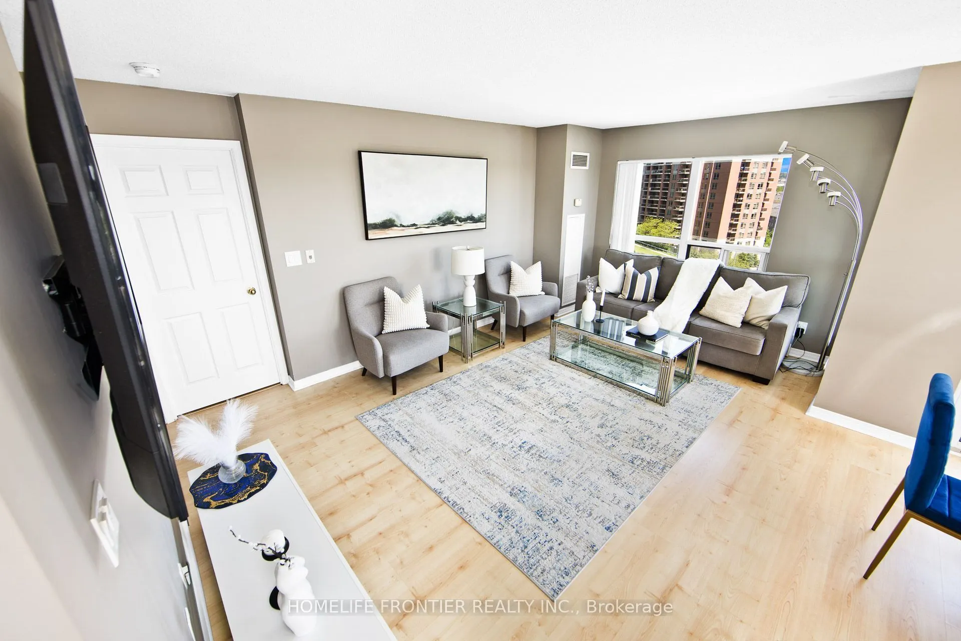 185 Oneida Crescent #1117