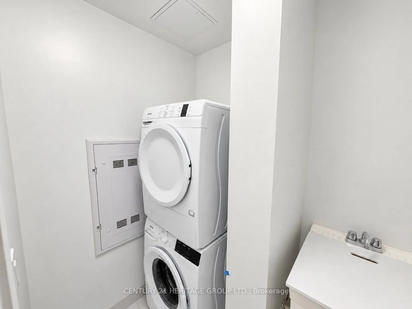 8888 Yonge Street #325