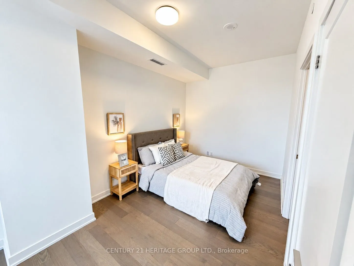 8888 Yonge Street #325