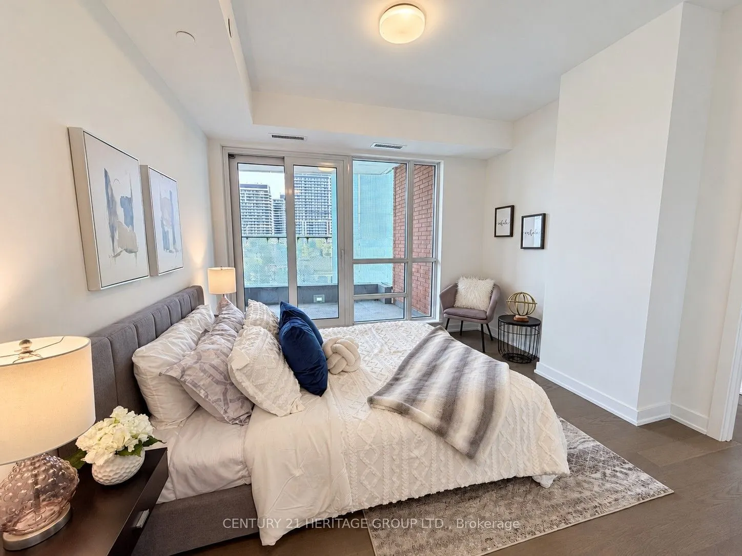 8888 Yonge Street #325