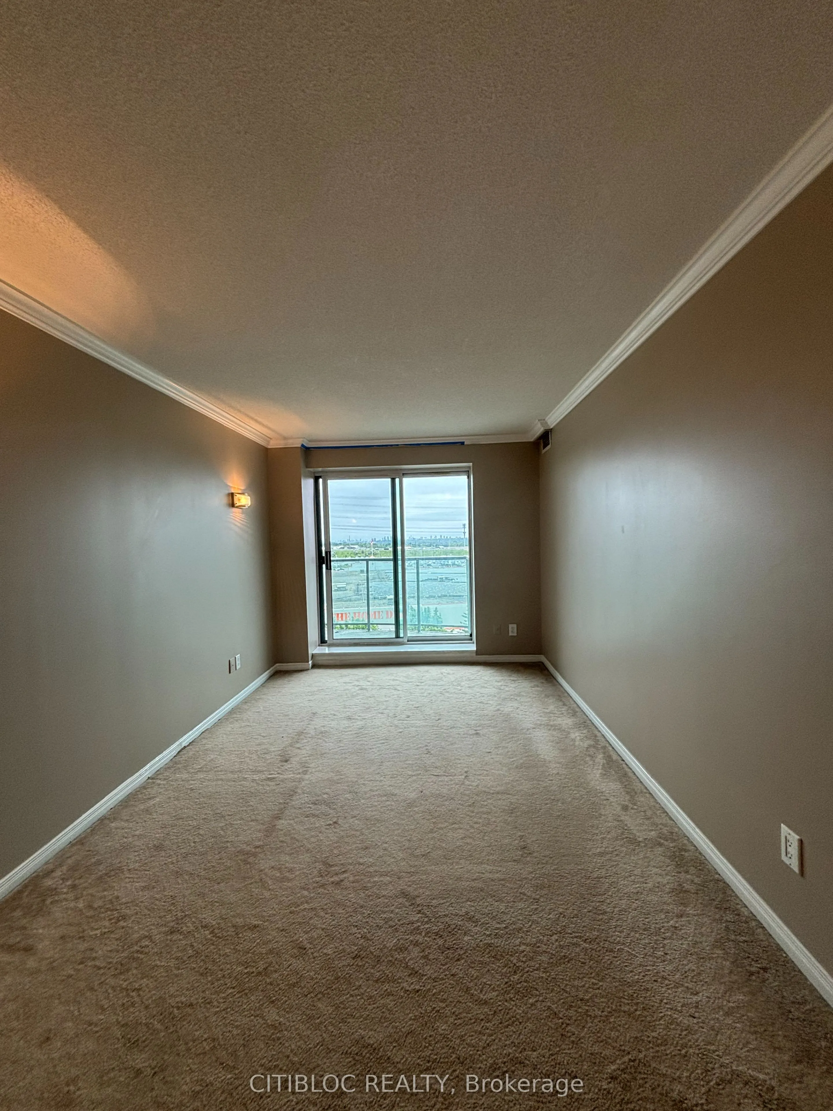23 Oneida Crescent #708