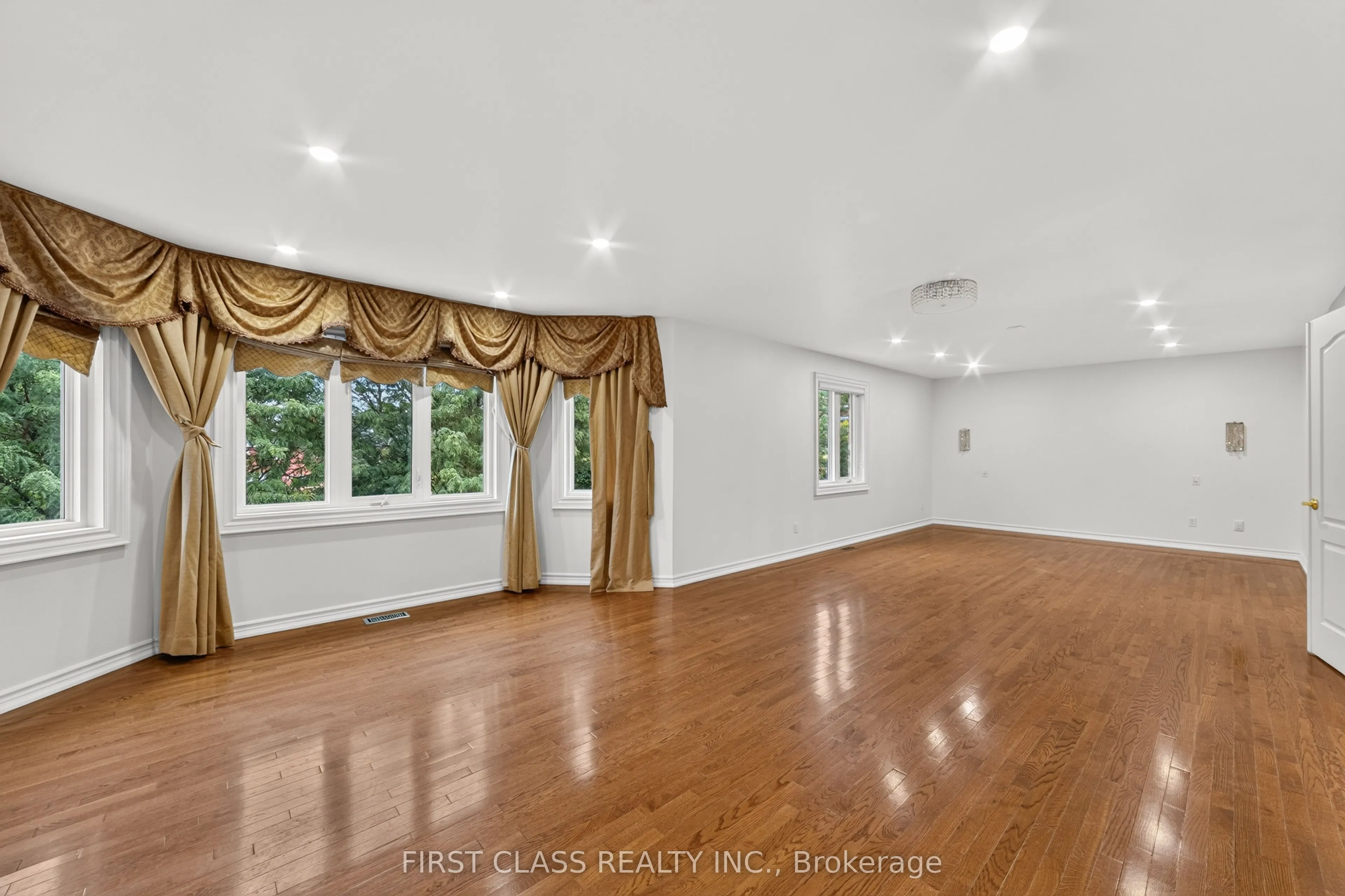 67 Black Walnut Crescent
