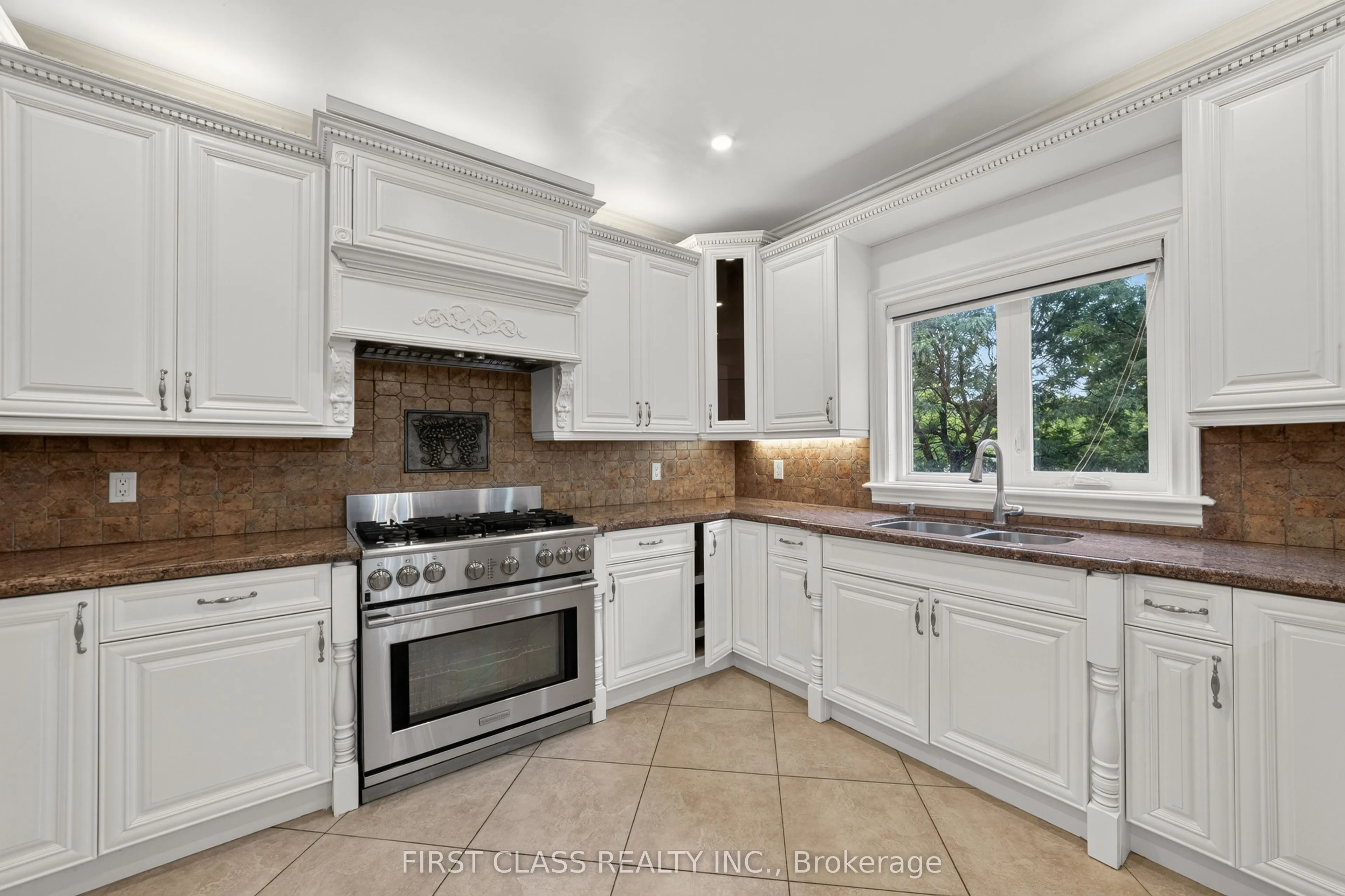 67 Black Walnut Crescent
