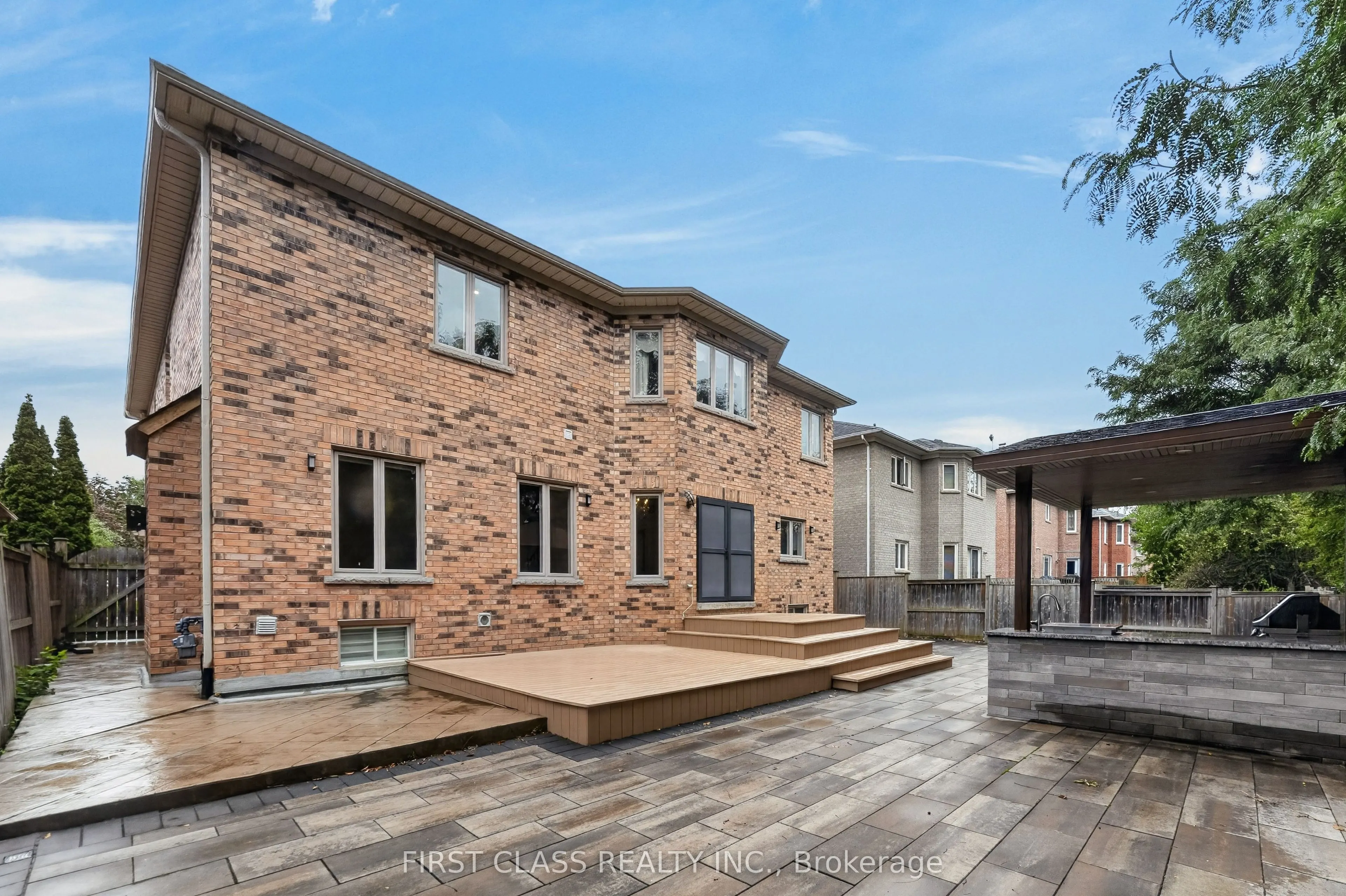 67 Black Walnut Crescent