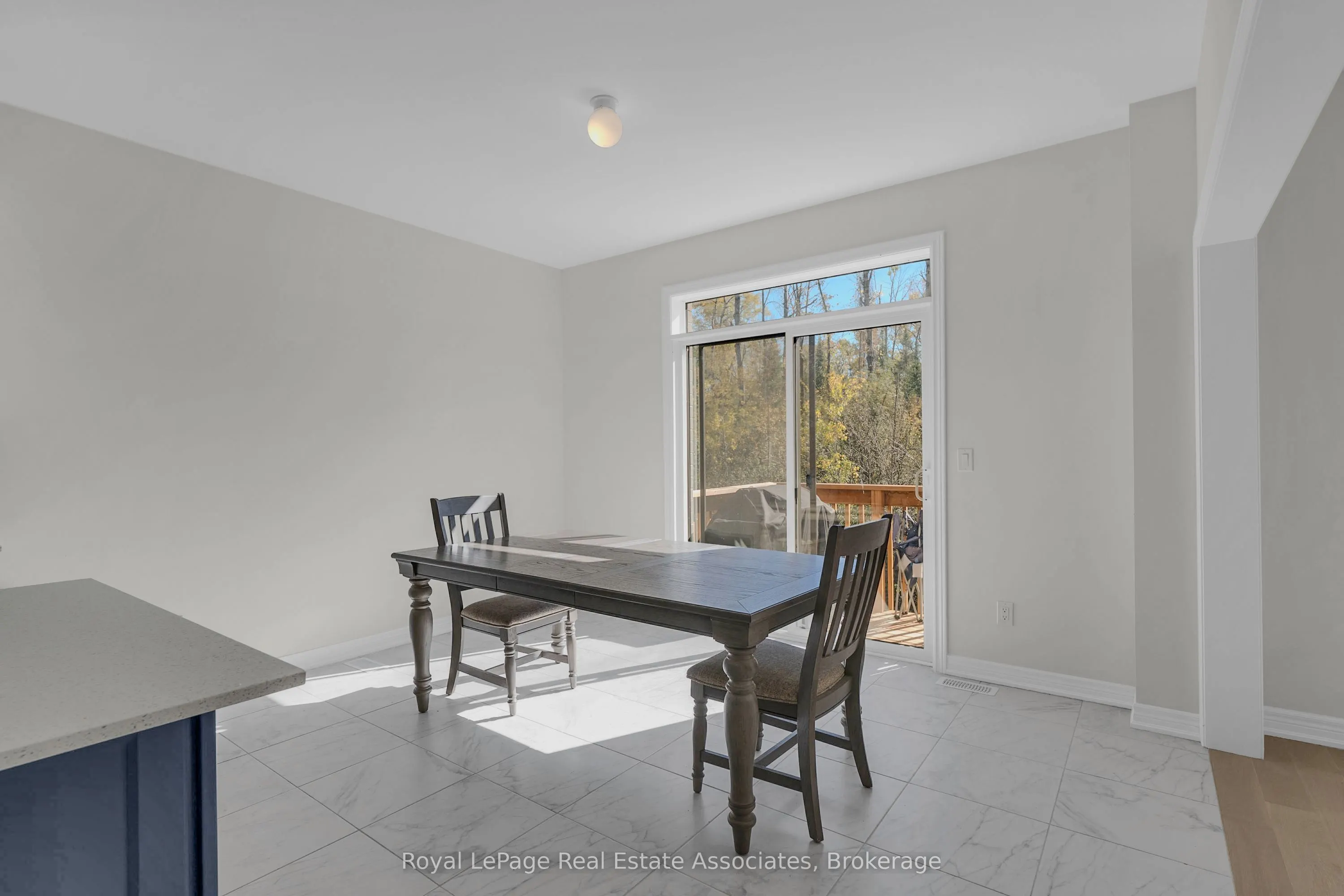 1418 Davis Loop
