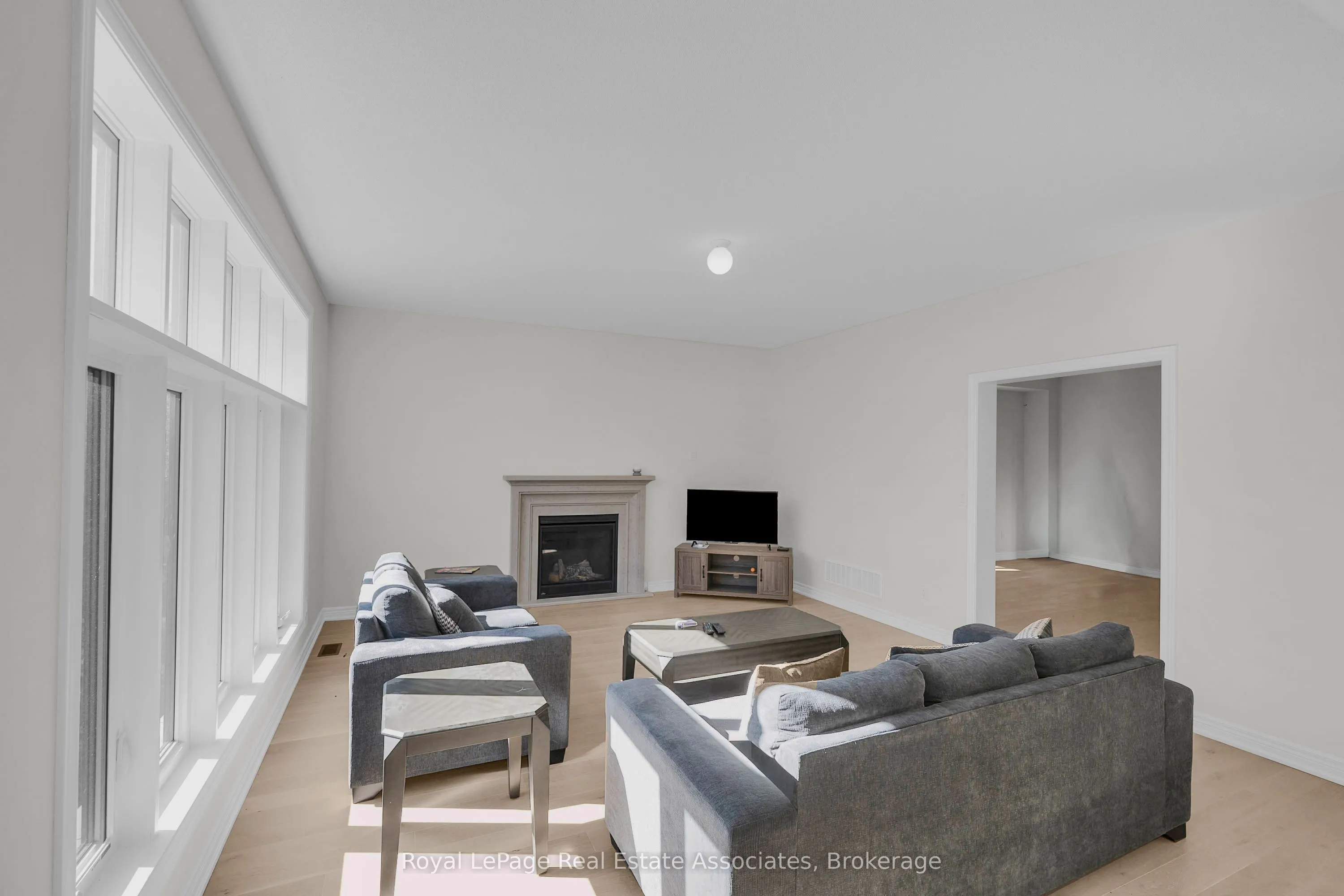 1418 Davis Loop