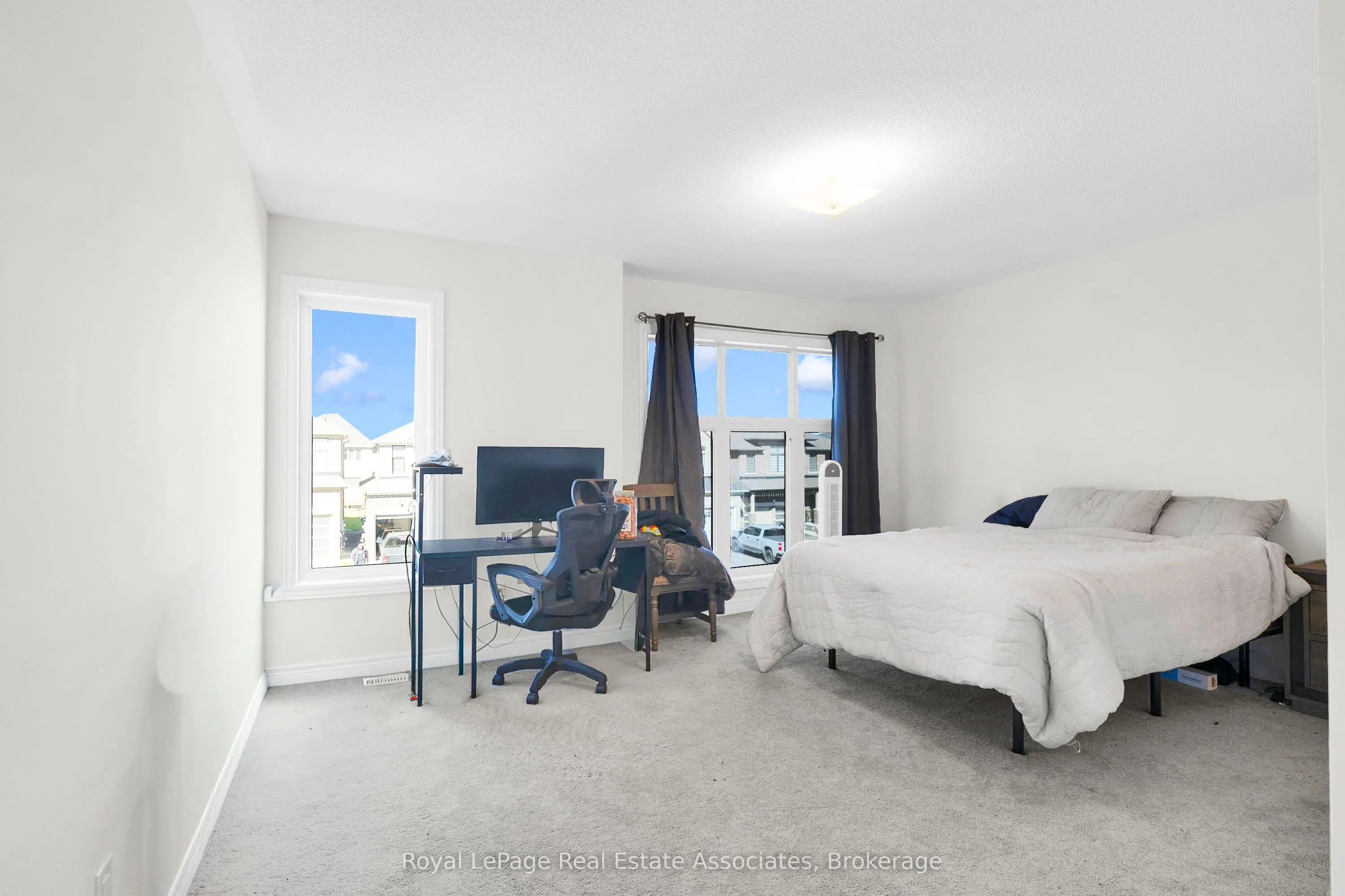 1418 Davis Loop