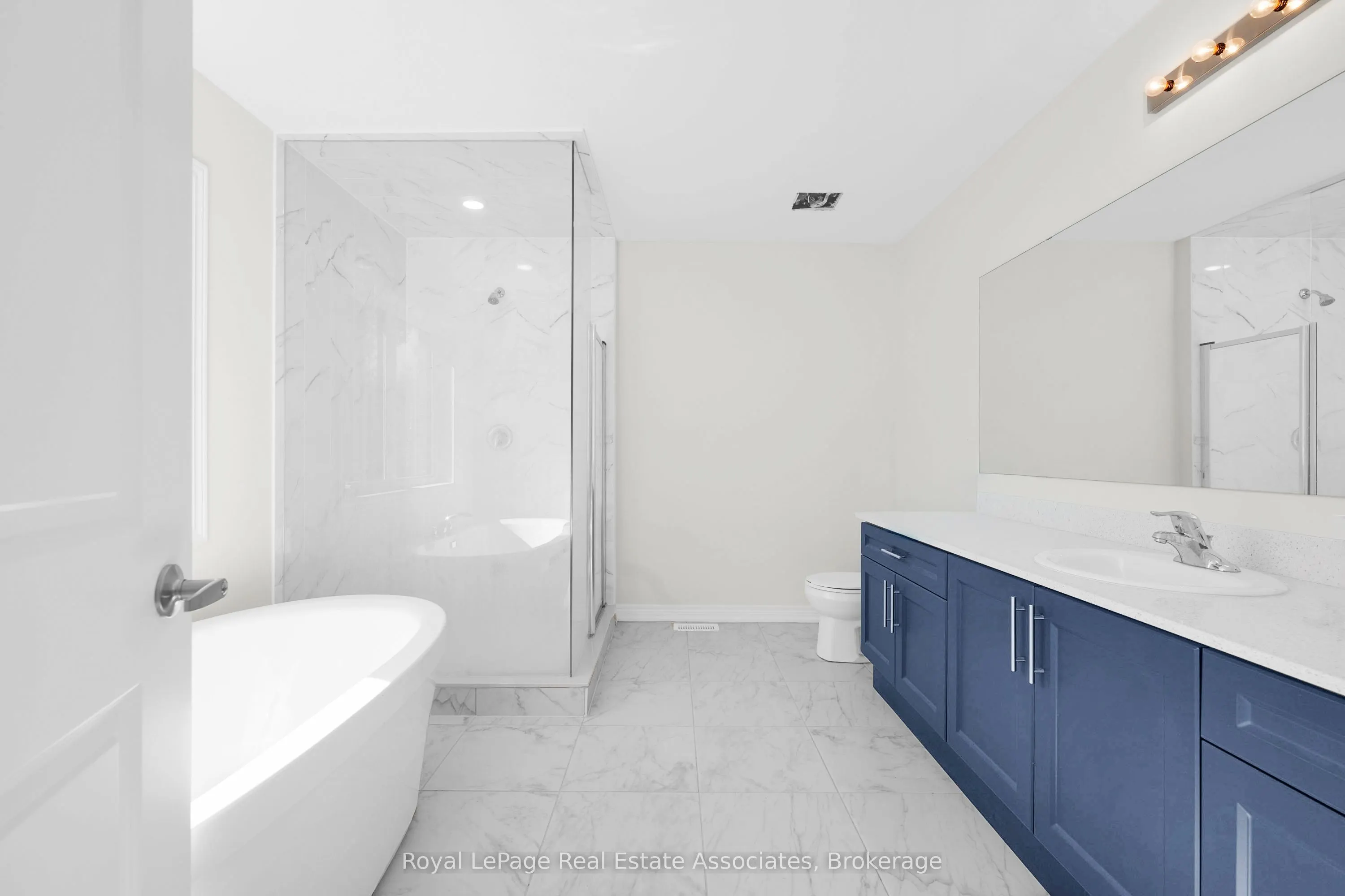 1418 Davis Loop