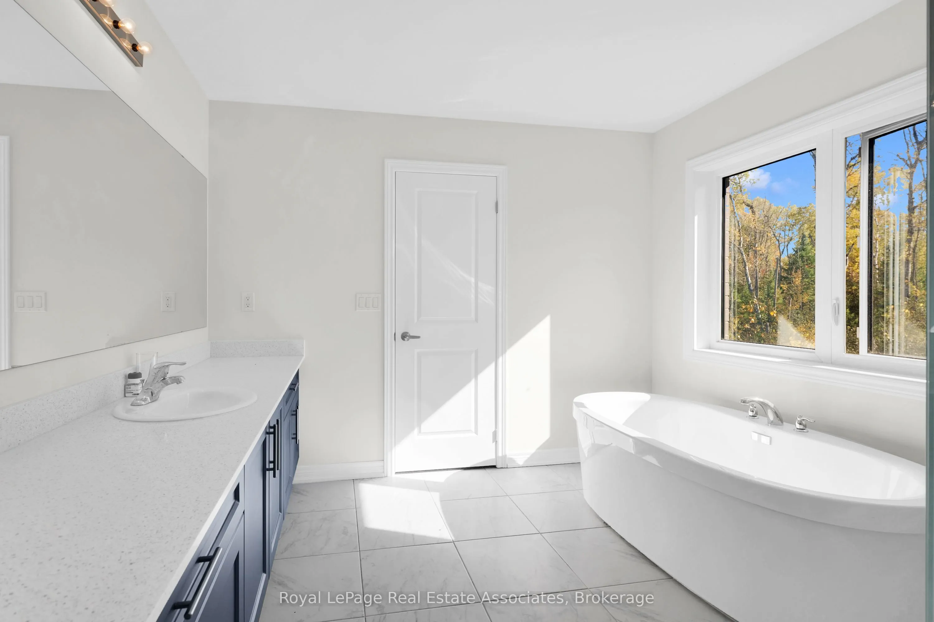 1418 Davis Loop