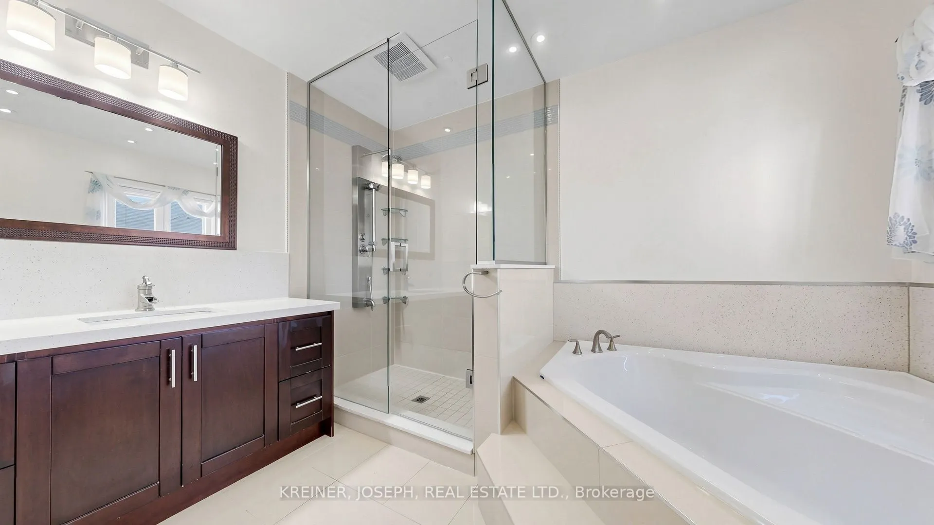 102 Mojave Crescent