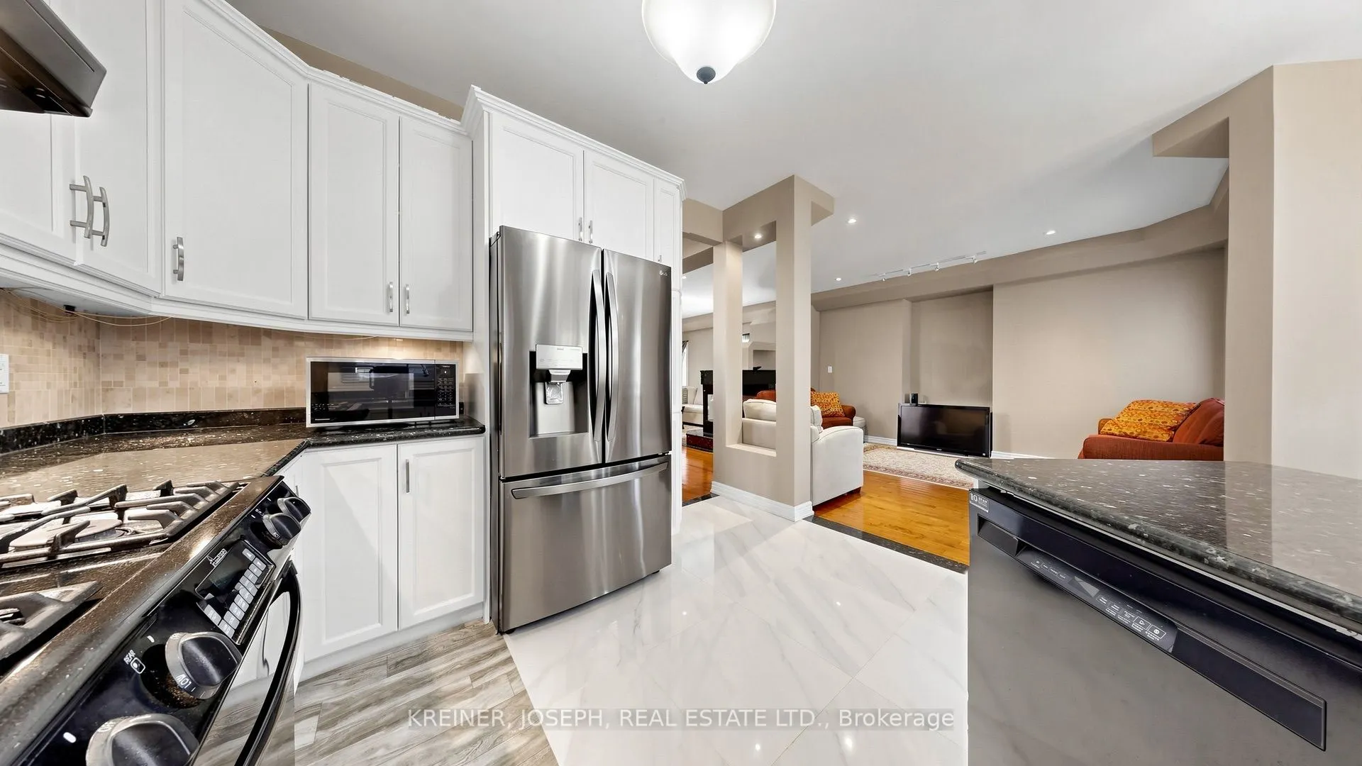 102 Mojave Crescent