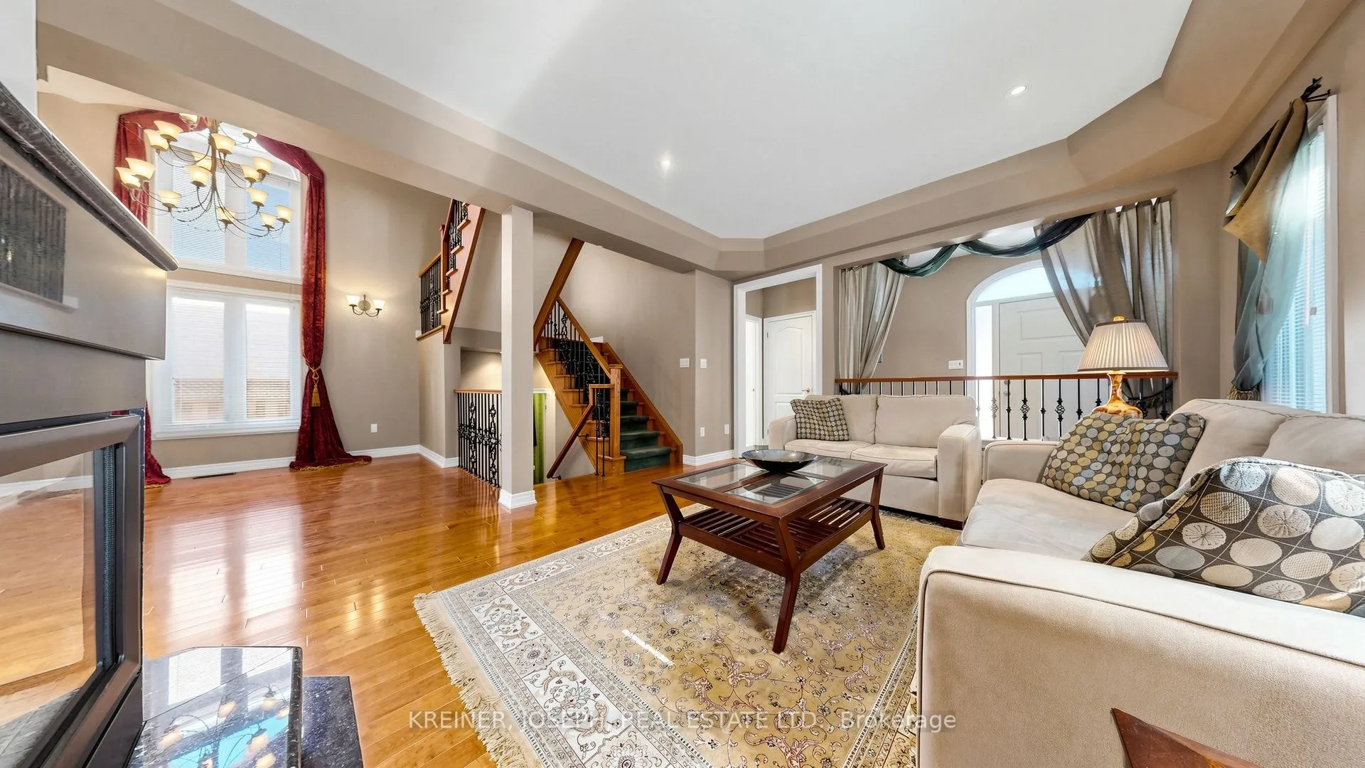 102 Mojave Crescent
