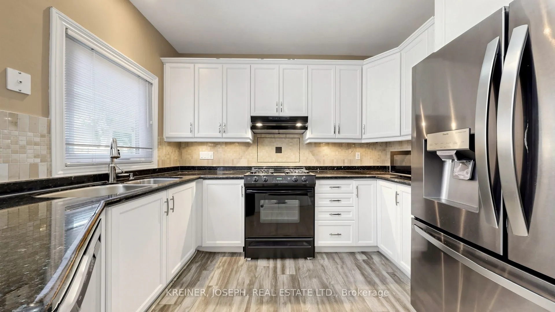 102 Mojave Crescent