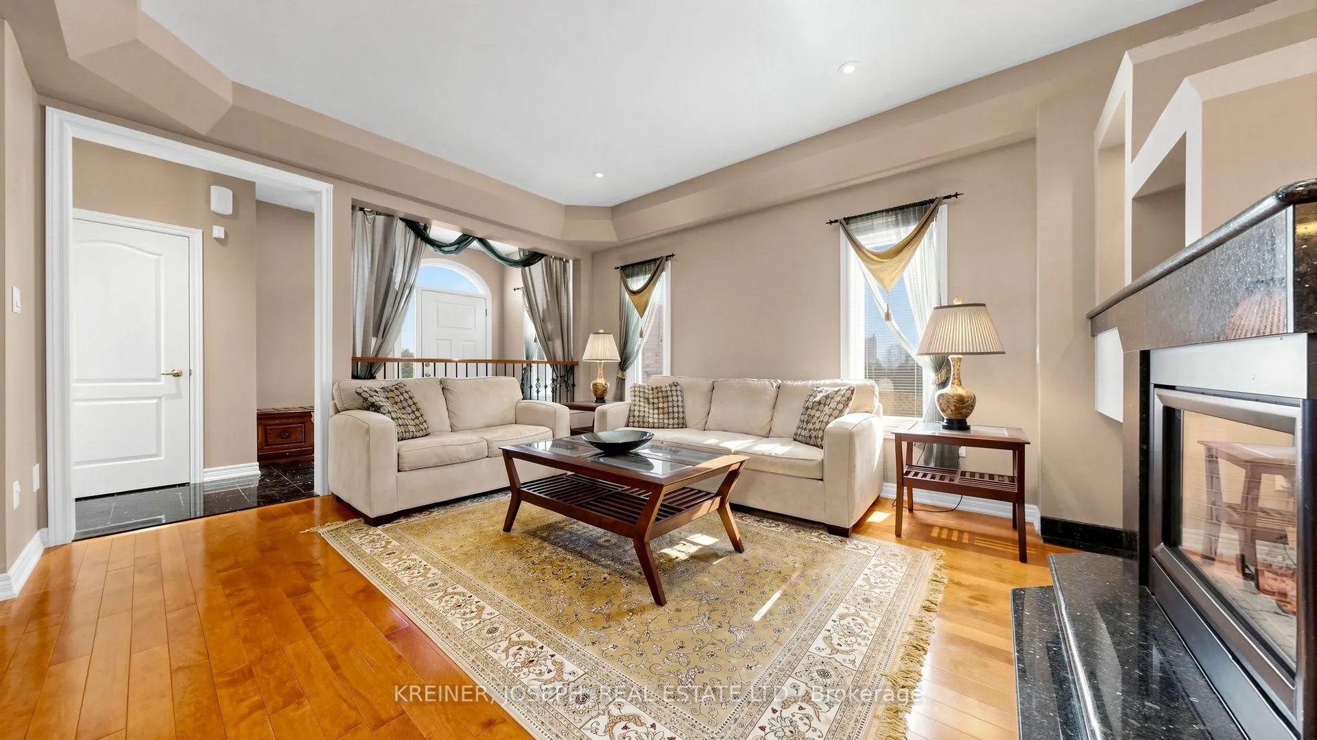 102 Mojave Crescent